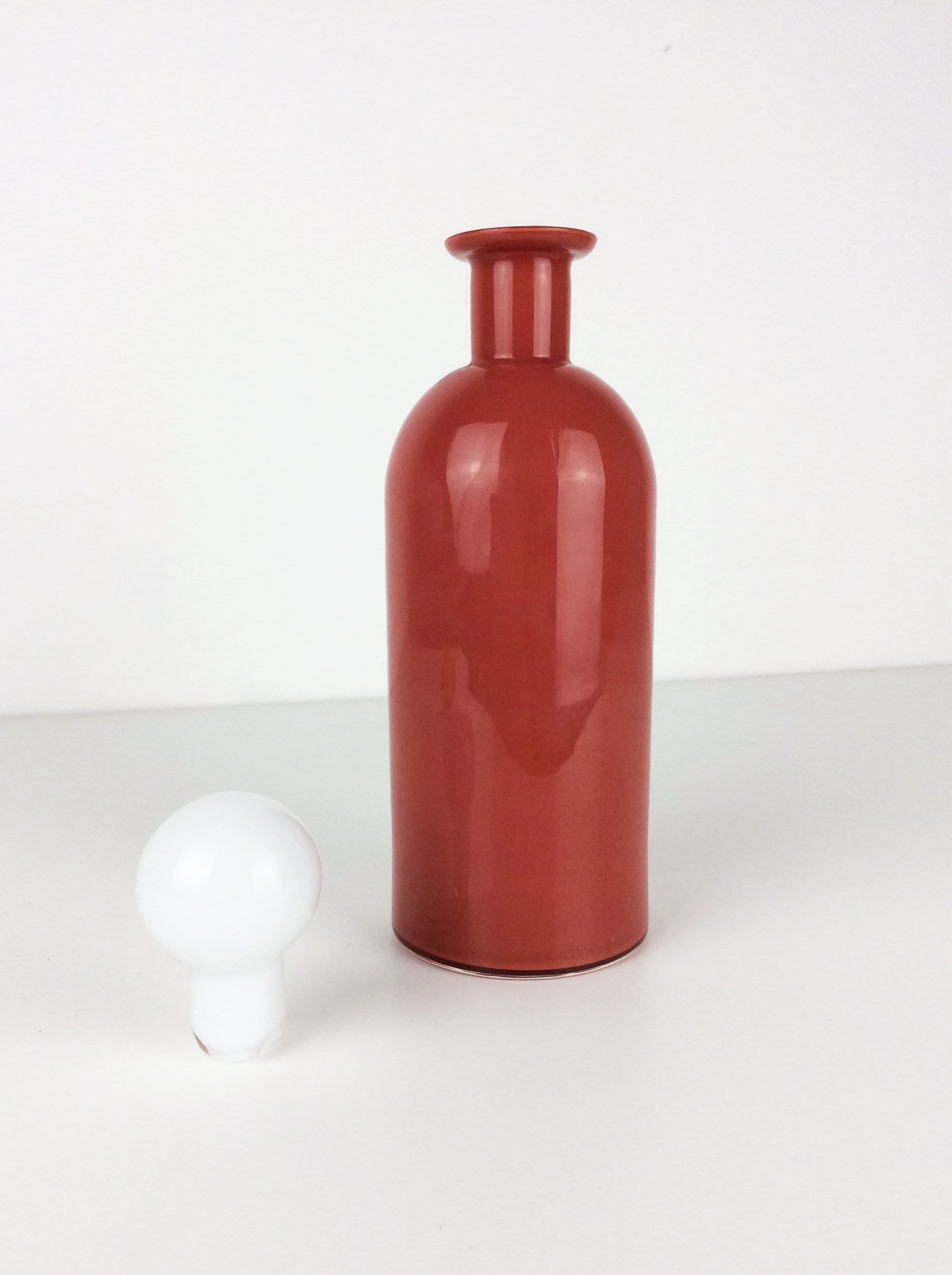 Murano Glass Decanter Bottle in Red and White by Carlo Moretti | Italian Postmodern | 1980s