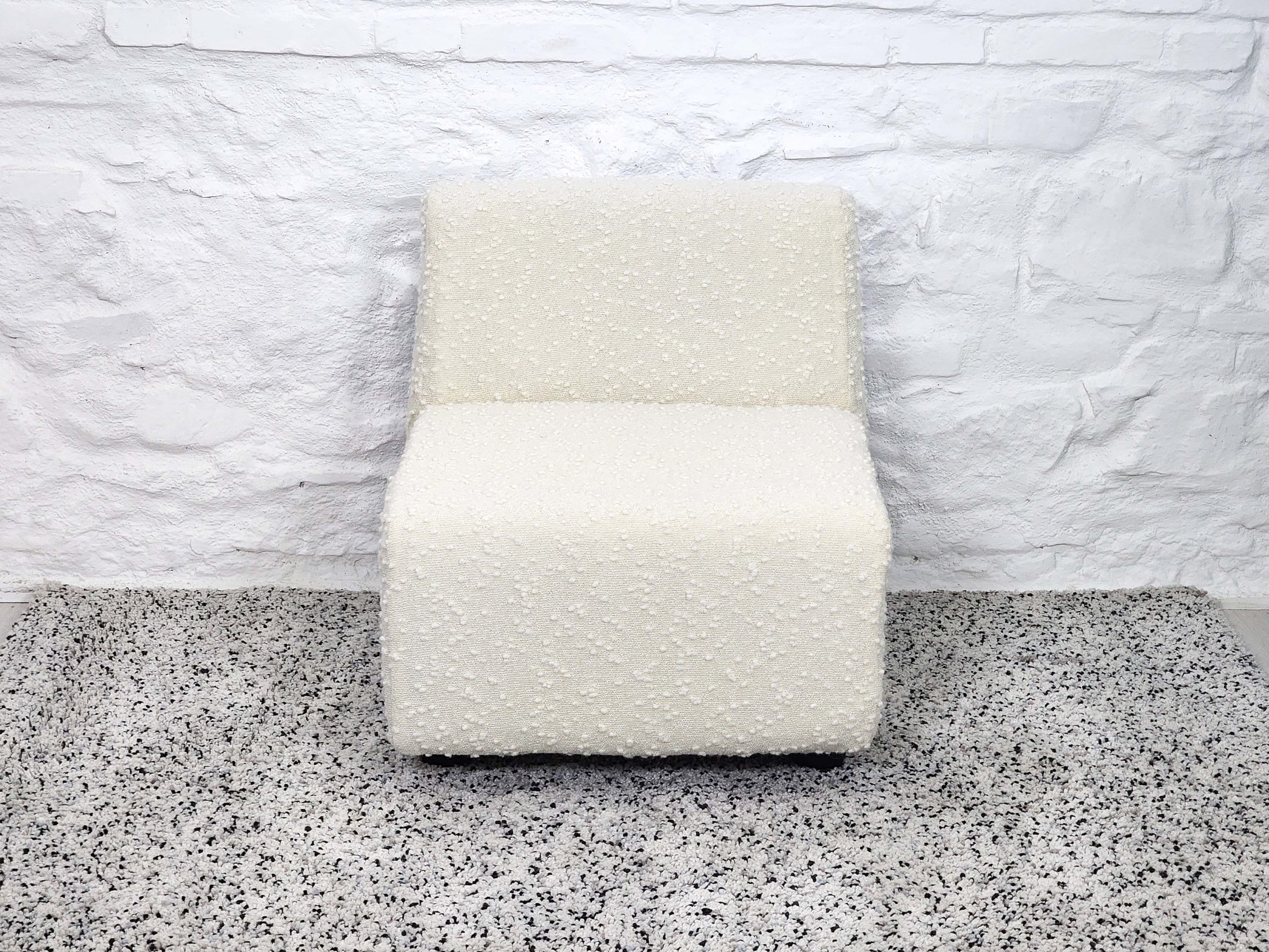 Amanta Lounge Chair in Off-White Textured Fabric by Mario Bellini for C&B Italia | Italian Space Age | 1970s
