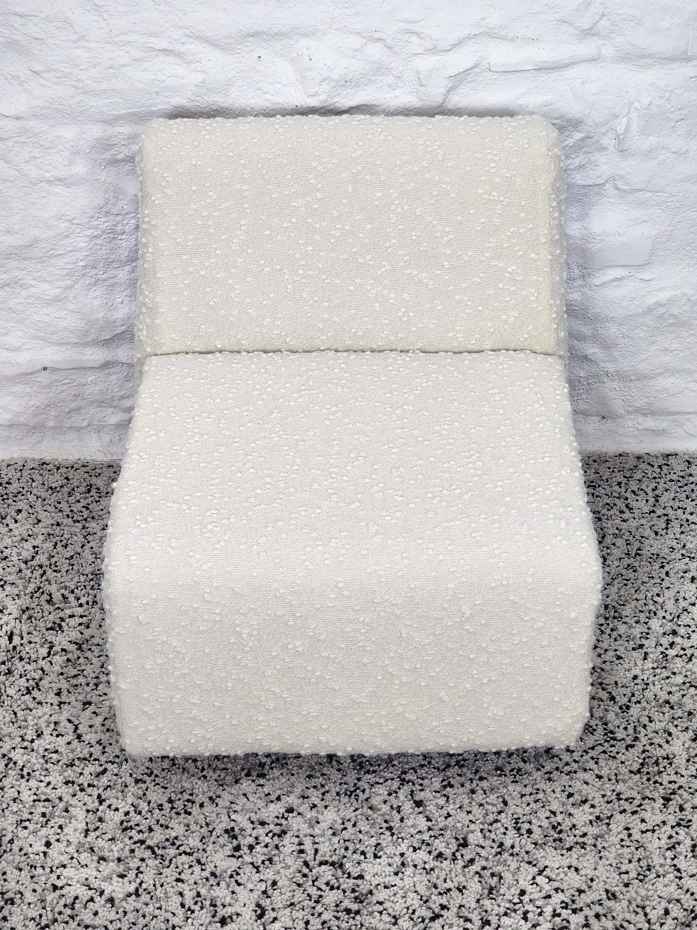 Amanta Lounge Chair in Off-White Textured Fabric by Mario Bellini for C&B Italia | Italian Space Age | 1970s