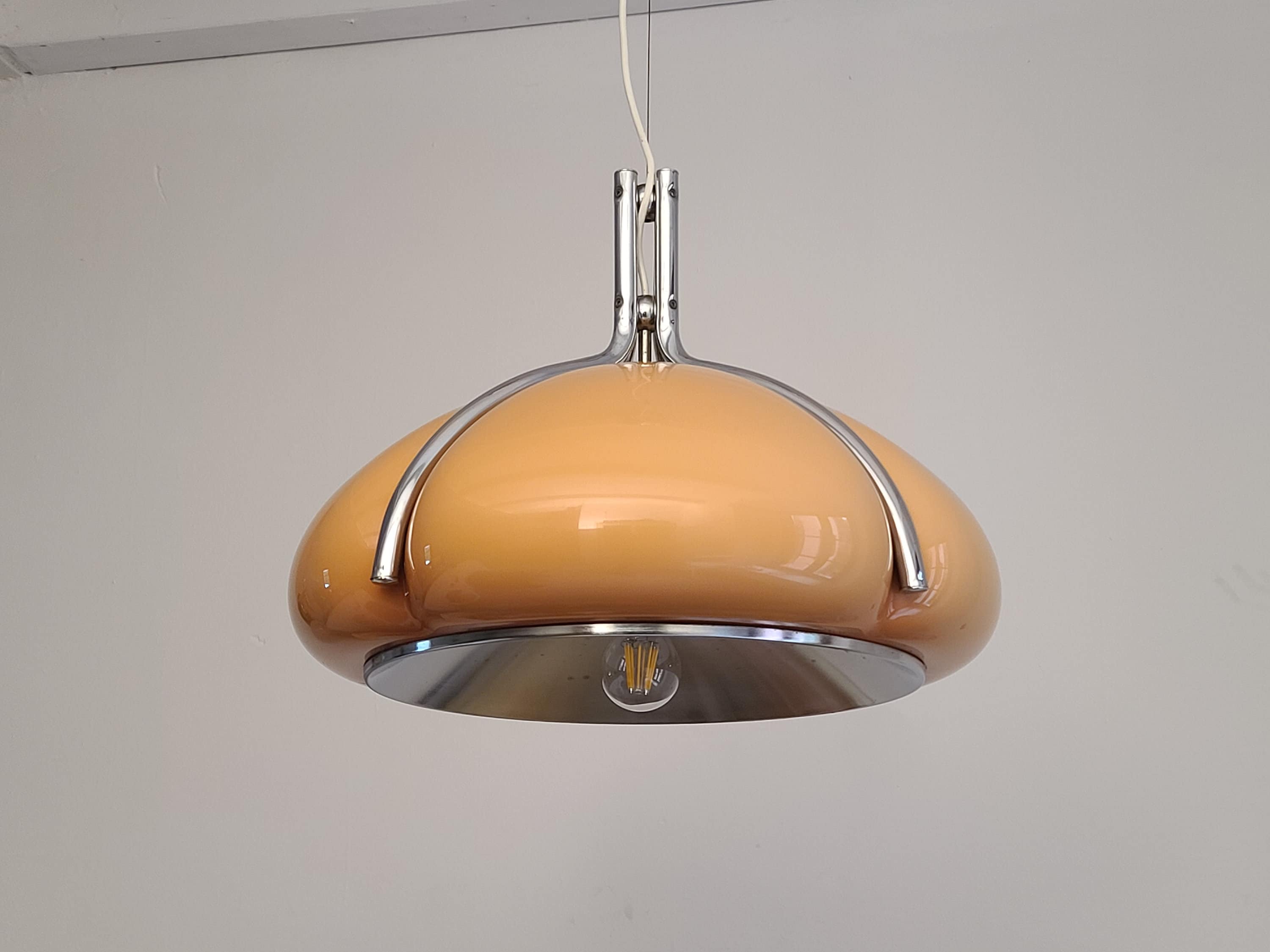Quadrifoglio Pendant Lamp in Pink by Gae Aulenti for Guzzini | Italian Space Age | 1970s