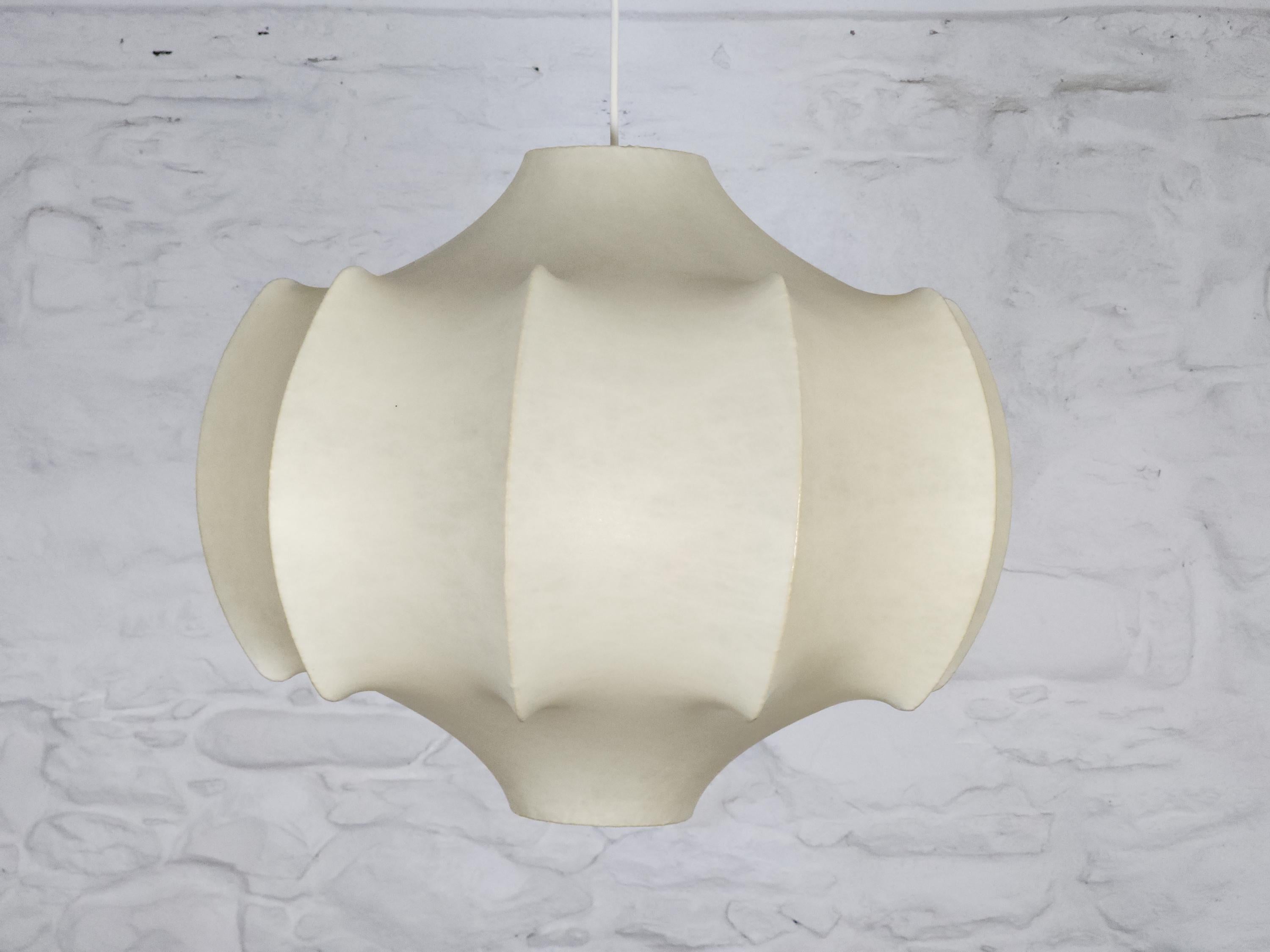 Cocoon Resin Lamp in style of Viscontea by Achille & Pier Castiglioni for Flos | Midcentury Modern | 1960s