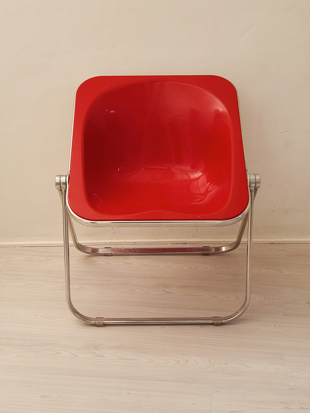 Plona Folding Chair in Red Plexiglas by Giancarlo Piretti for Anonima Castelli | Italian Space Age | 1970s