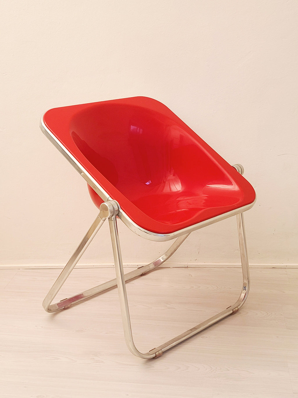 Plona Folding Chair in Red Plexiglas by Giancarlo Piretti for Anonima Castelli | Italian Space Age | 1970s