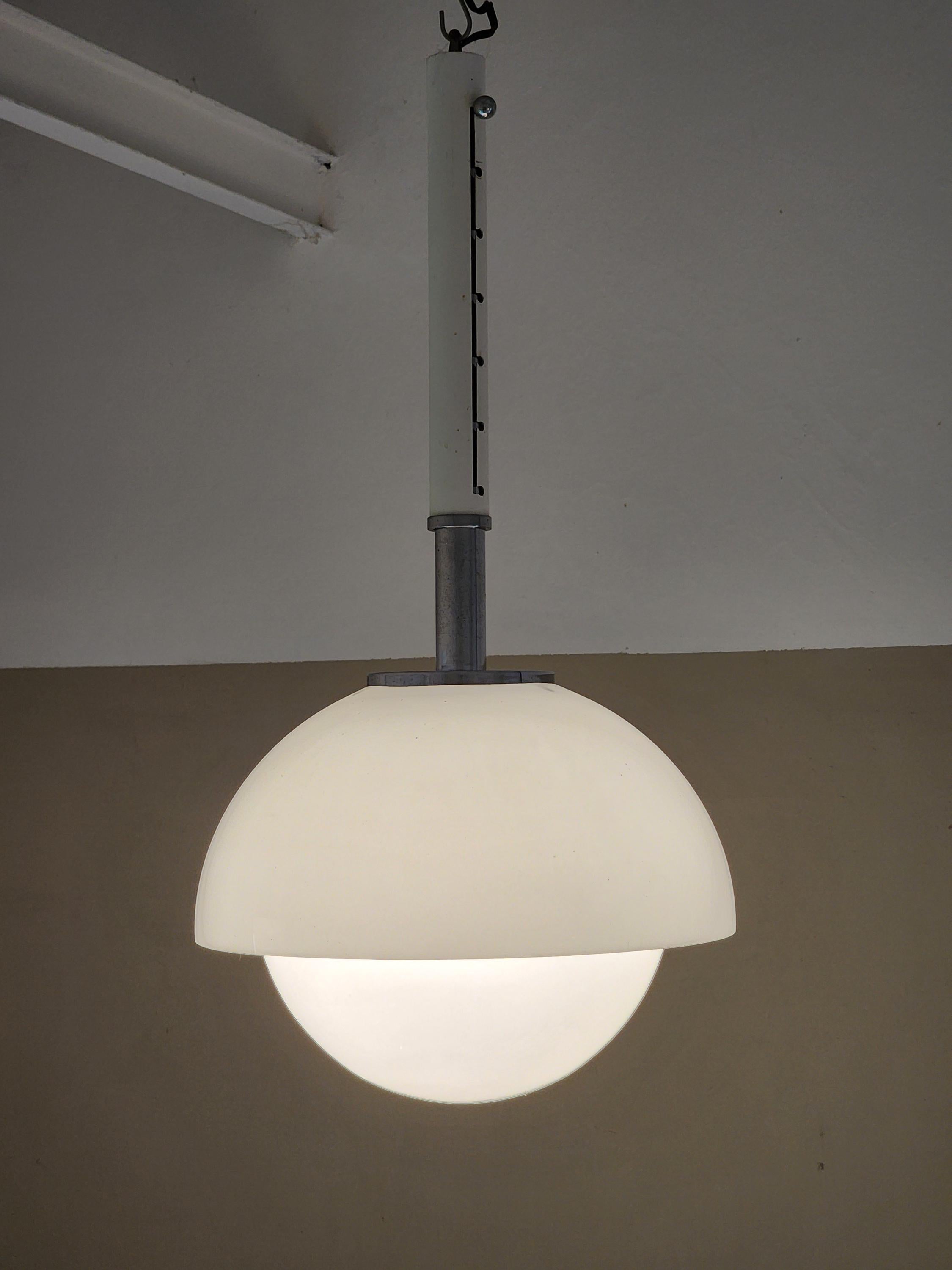 Pendant Lamp in White by Vico Magistreeti for Aretmide | Italian Space Age | 1960s