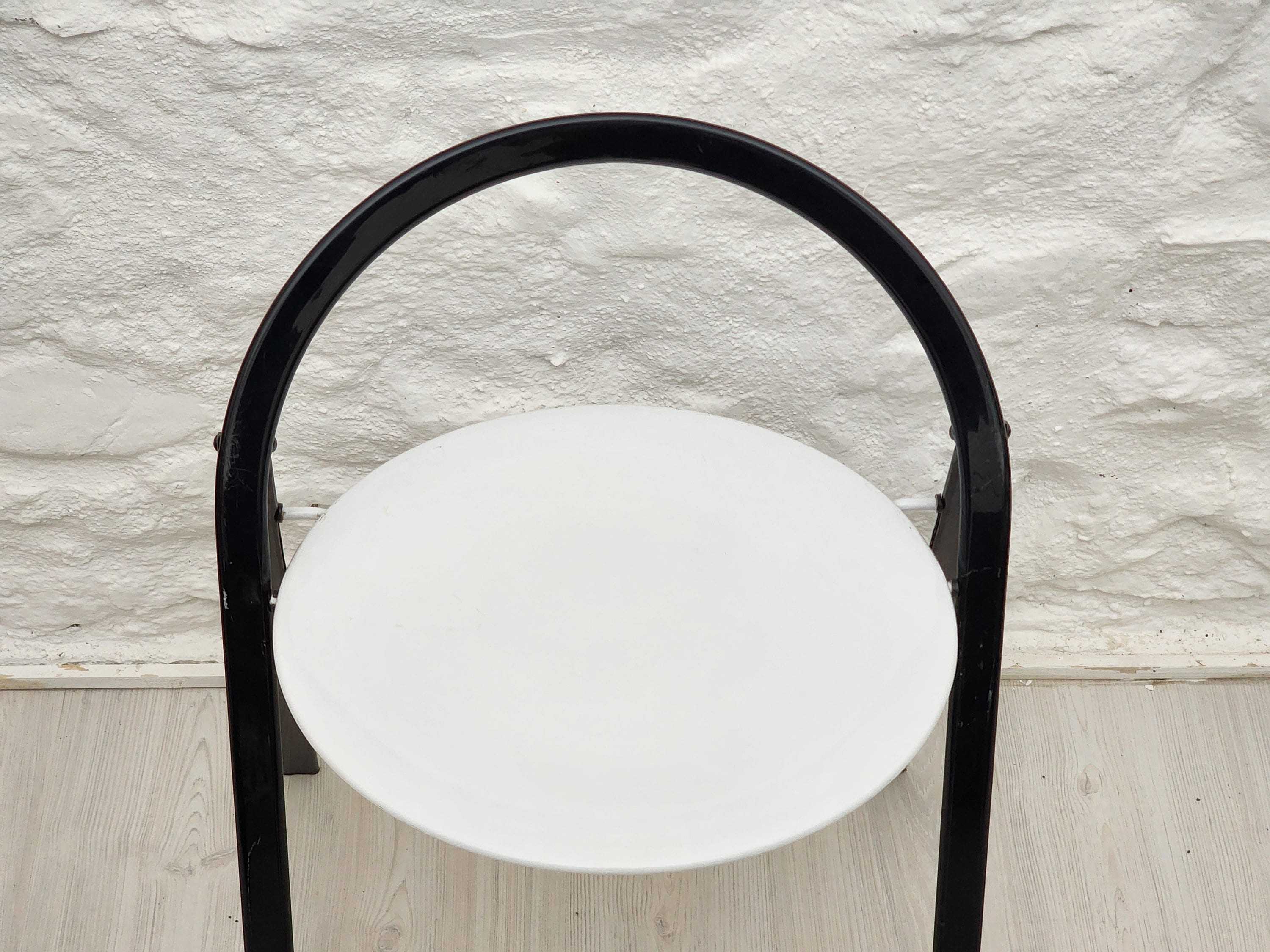 Lacquered Metal Folding Chair in White and Black by Giorgio Cattelan for Cidue | Italian Postmodern Design | 1970s