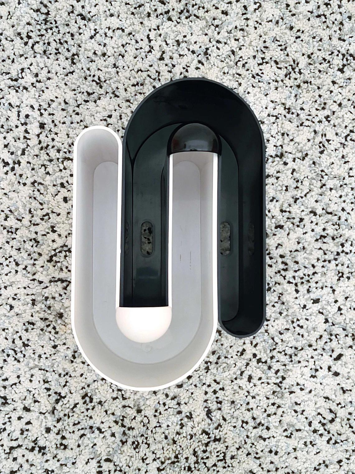 Plastic Magazine Racks in Black and White by Rodolfo Bonetto for Bilumen | Italian Space Age | 1960s