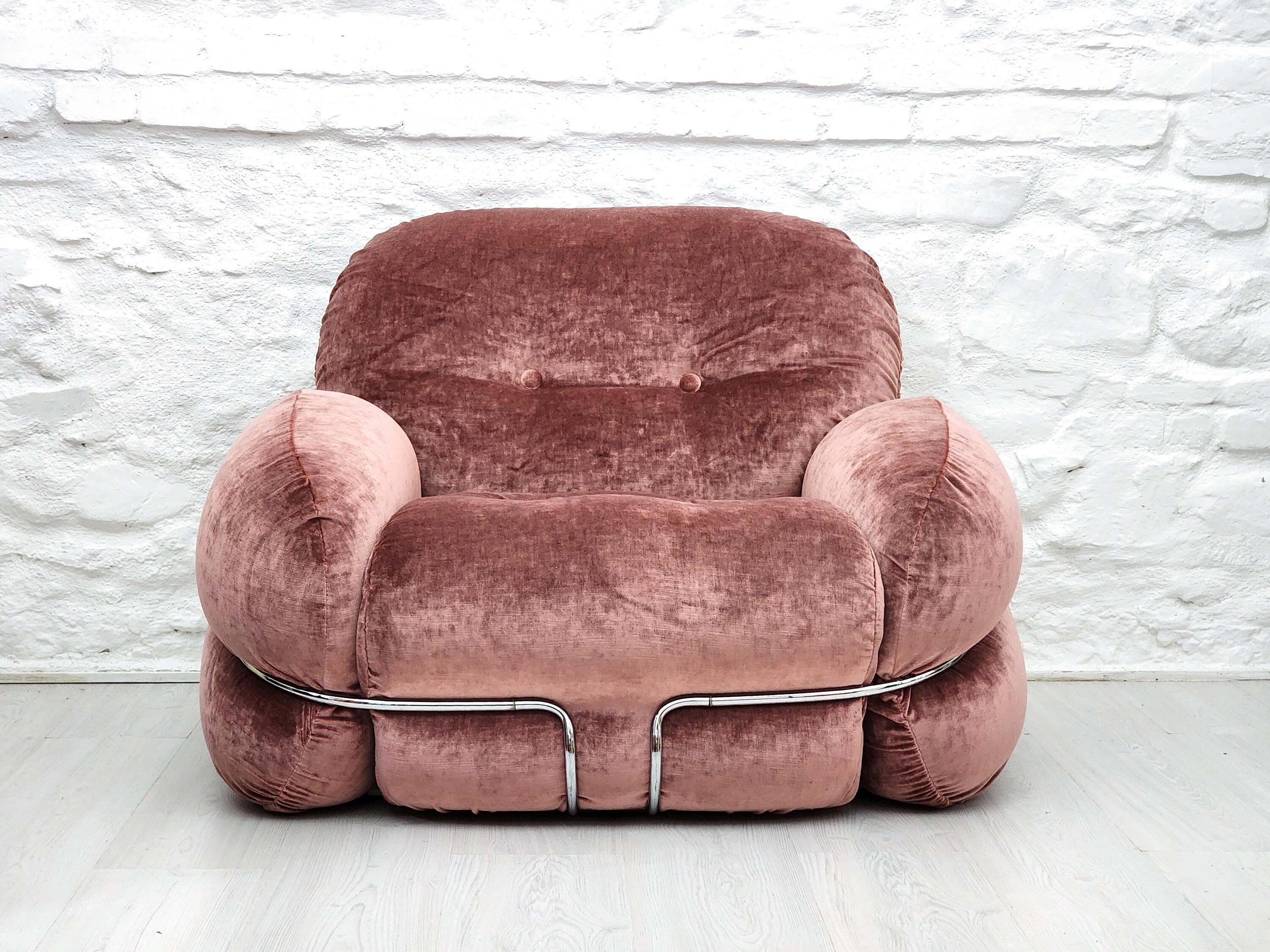 Okay Lounge Chair in Mauve Velvet by Adriano Piazzesi for 3D | Italian Space Age | 1970s