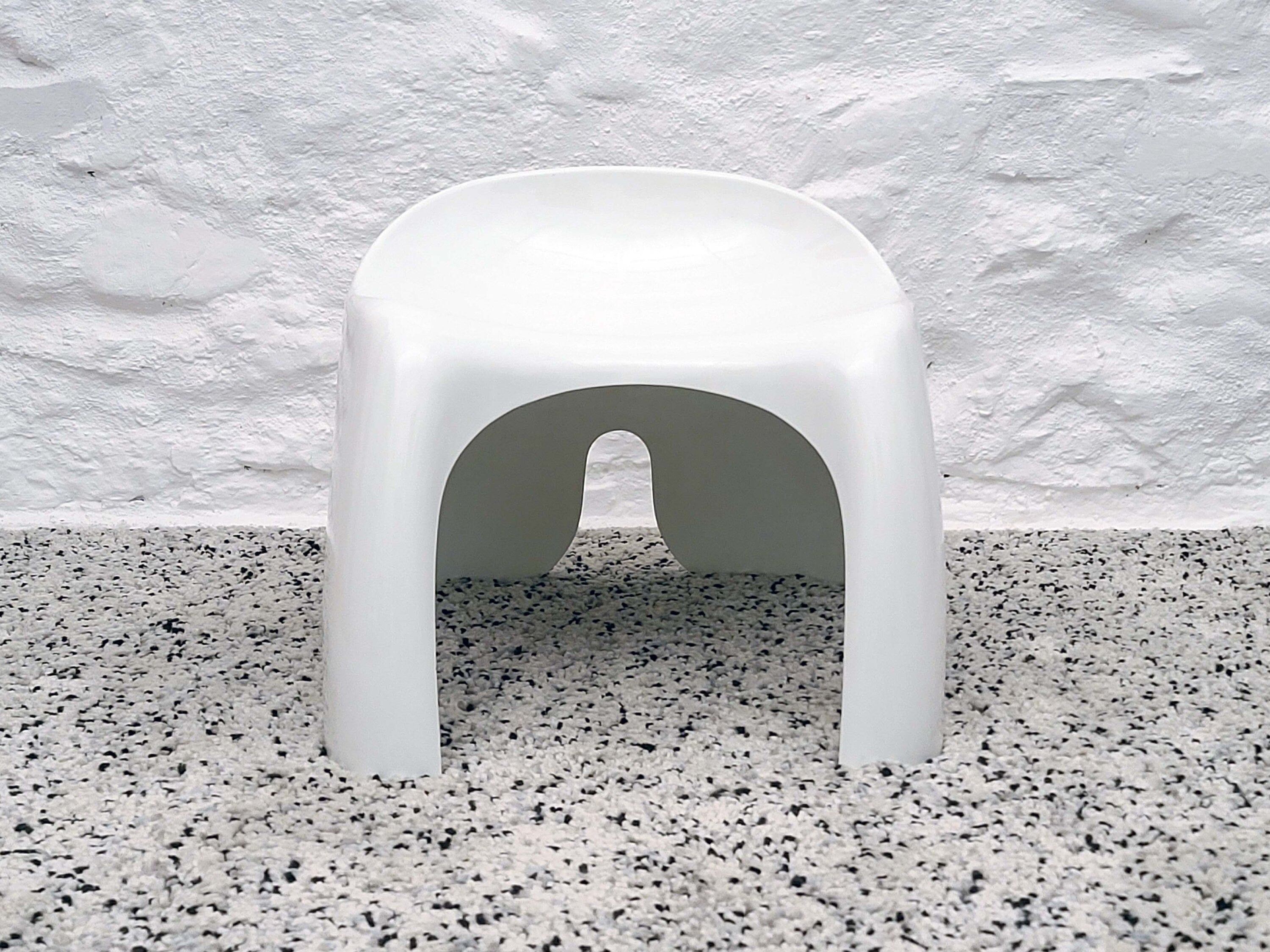 Efebo Plastic Stool in White by Stacy Dukes for Artemide | Italian Space Age | 1960s