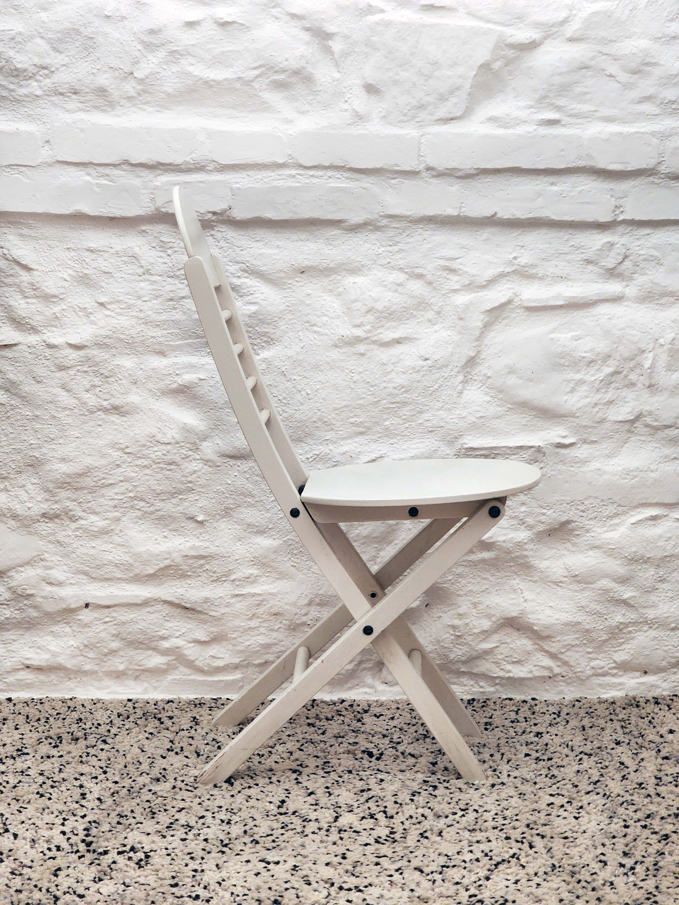 Wooden Folding Chair in White | Postmodern Italian Design | 1980s