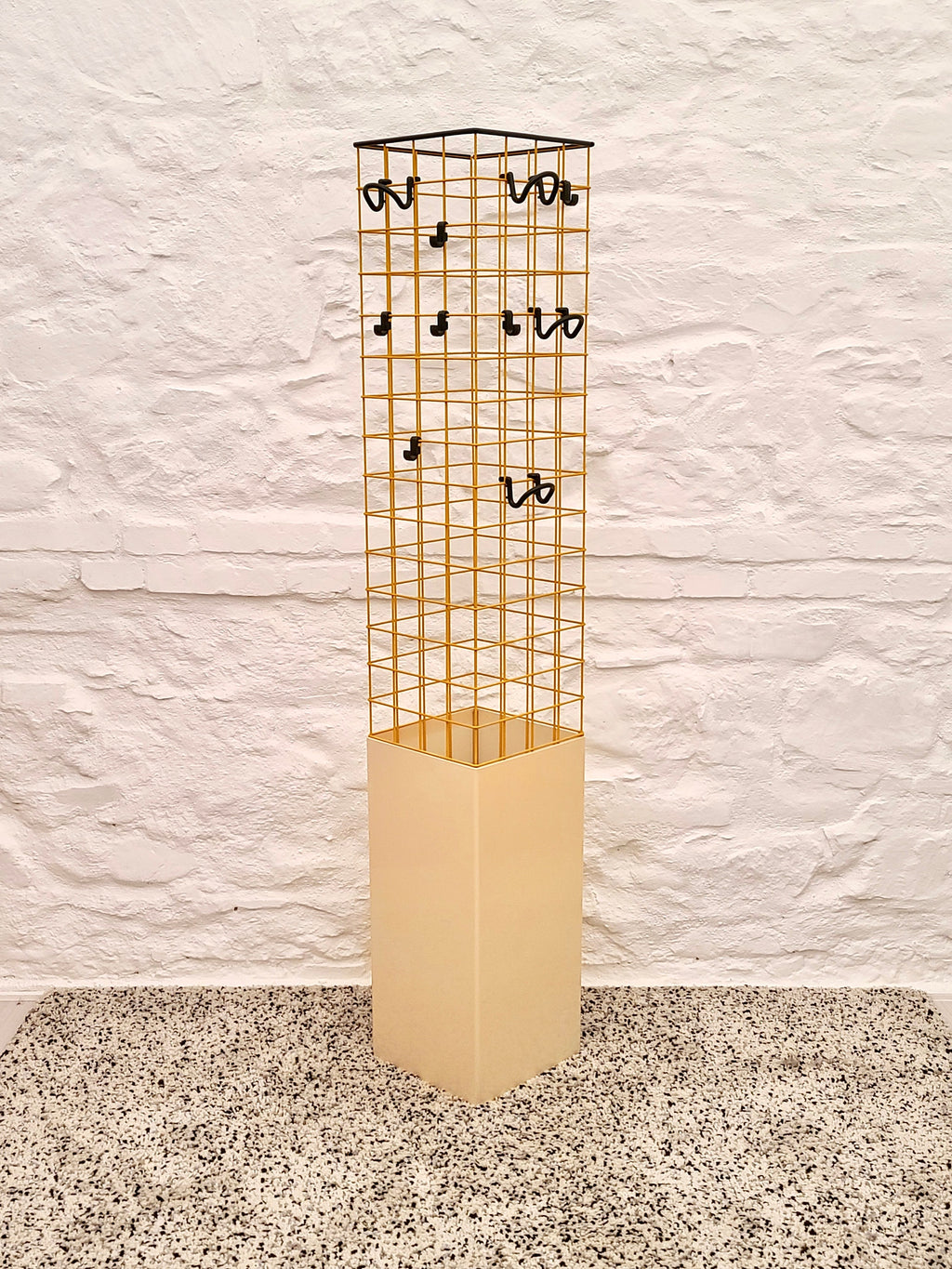 Wire Coat Rack by Anna Castelli Ferrieri for Kartell | Italian Postmodern | 1980s