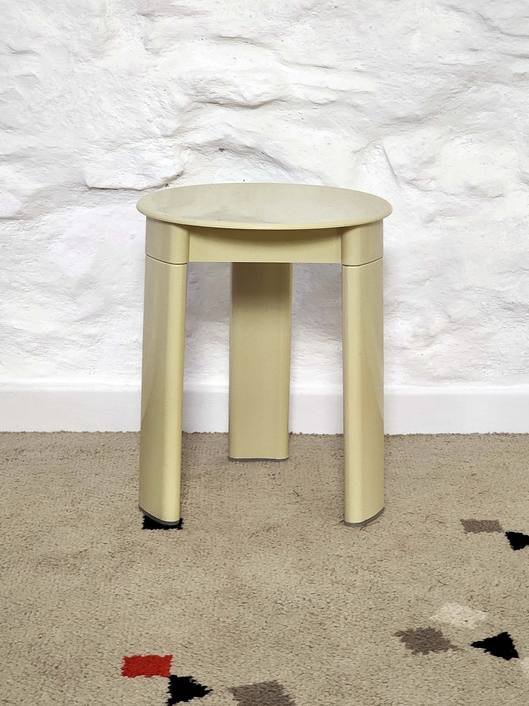 Trio Plastic Stool Side Table in Beige by Olaf von Bohr for Gedy | Italian Space Age | 1970s