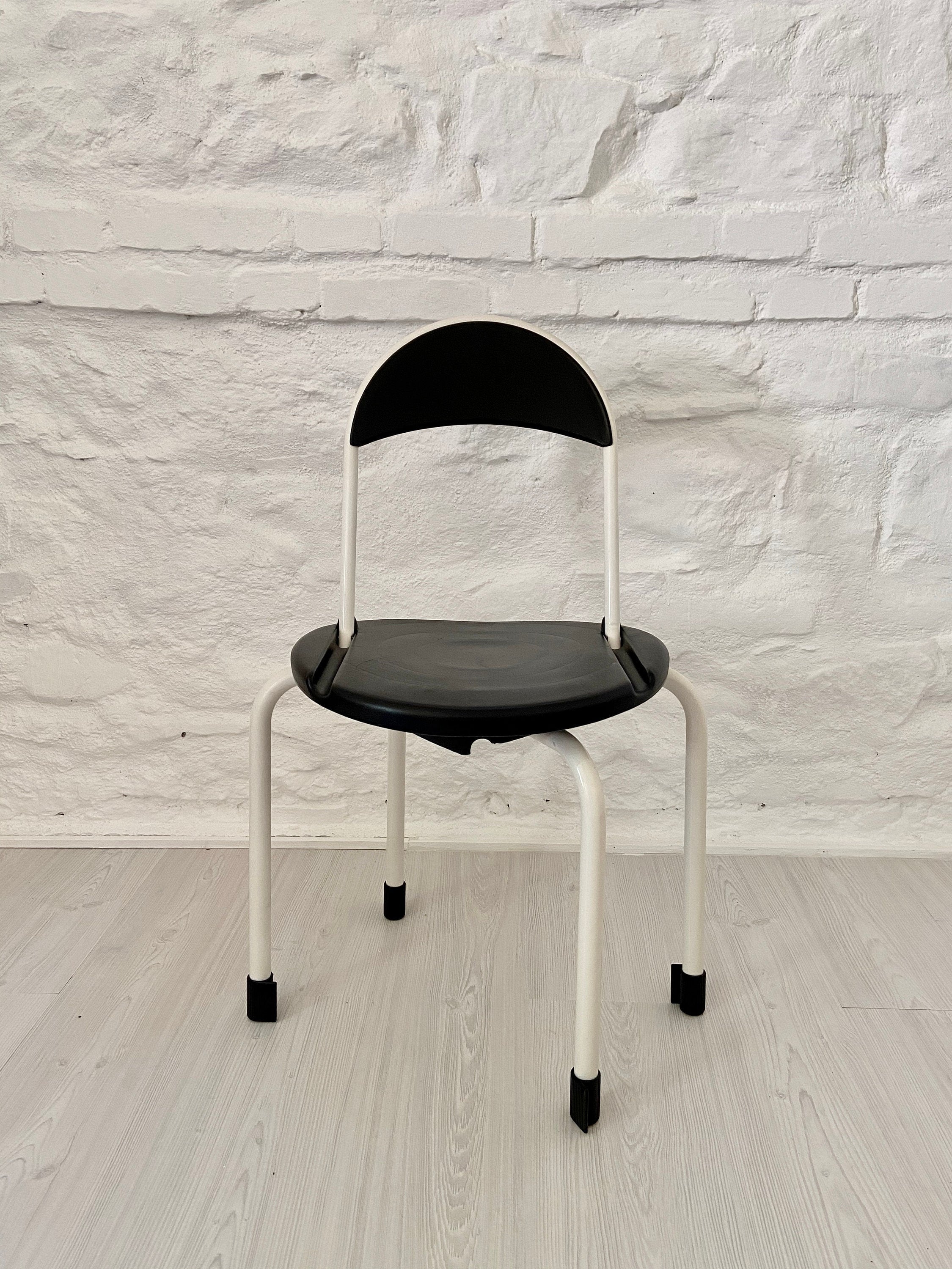 Clark CK3 Folding Chair in Black and White by Lucci & Orlandini for Lamm | Italian Postmodern Design | 1980s