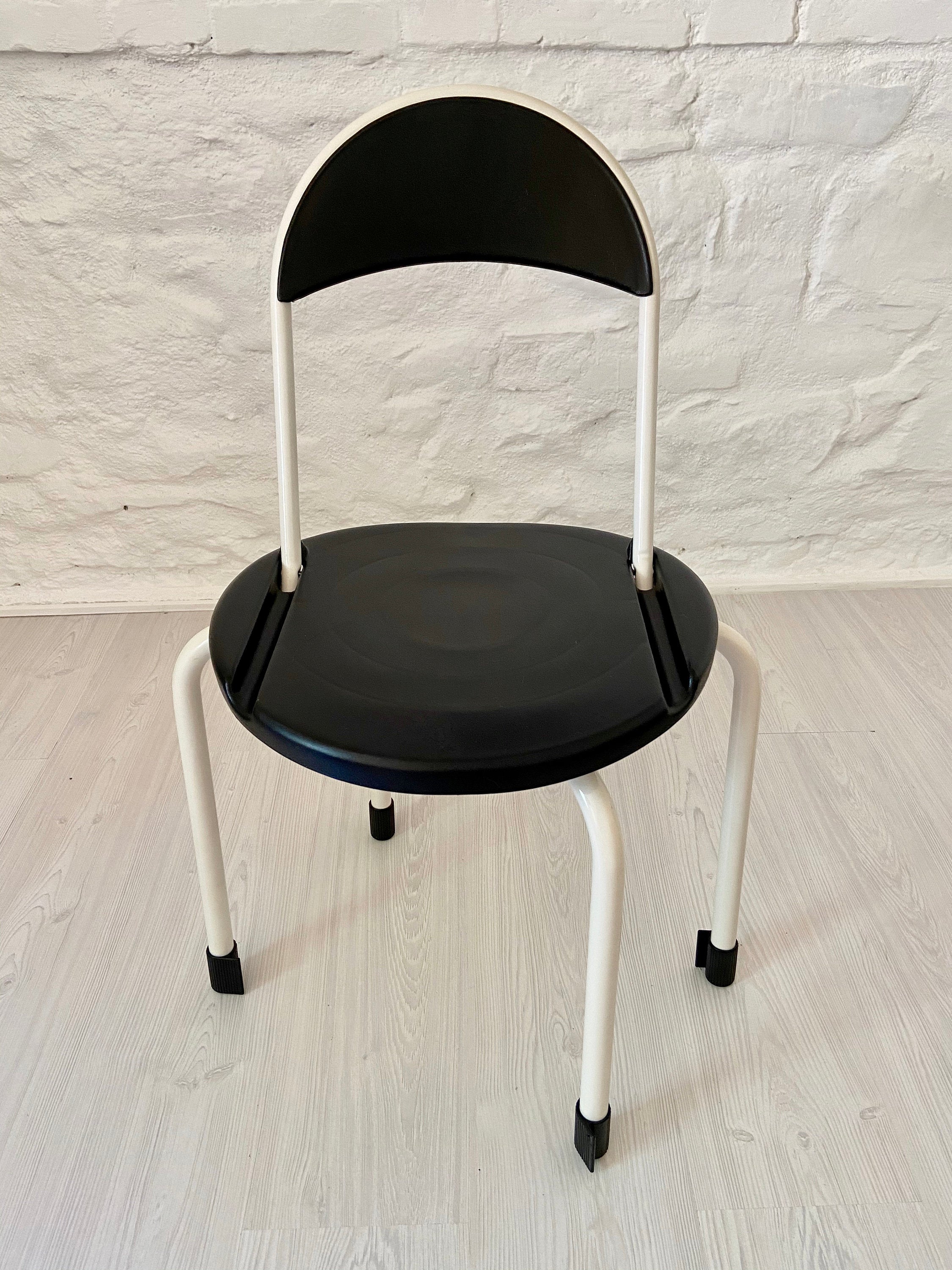 Clark CK3 Folding Chair in Black and White by Lucci & Orlandini for Lamm | Italian Postmodern Design | 1980s