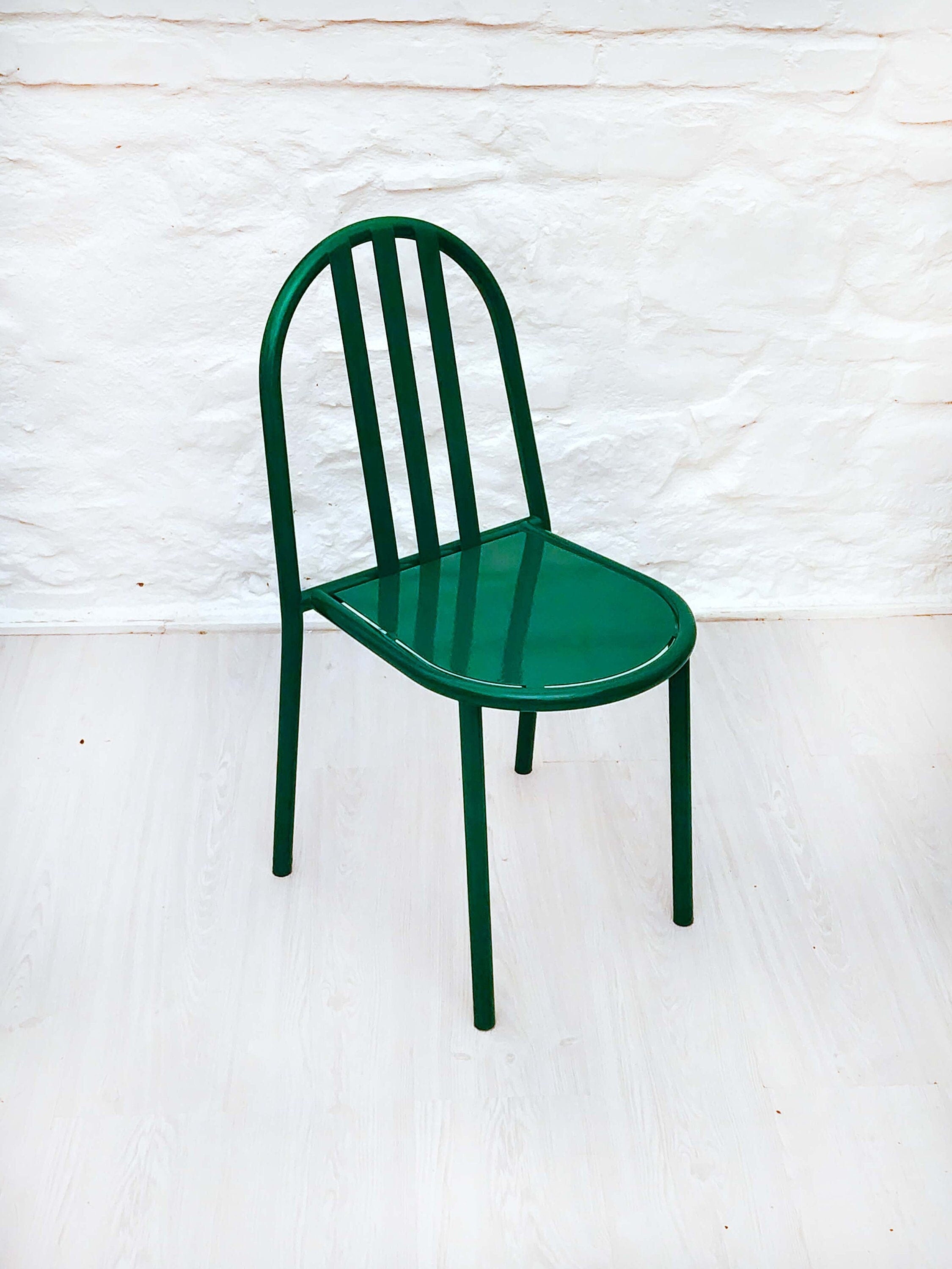 No. 222 Metal Stackable Dining Chair in Green by Robert Mallet-Stevens | Bauhaus
