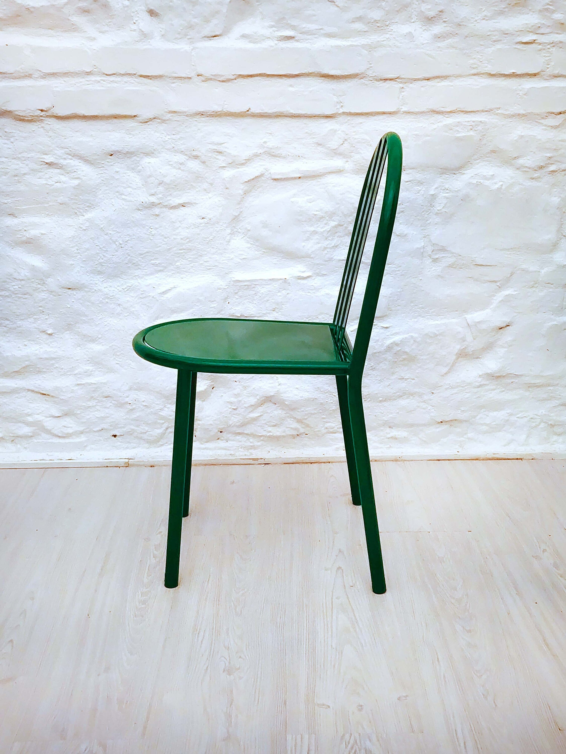 No. 222 Metal Stackable Dining Chair in Green by Robert Mallet-Stevens | Bauhaus