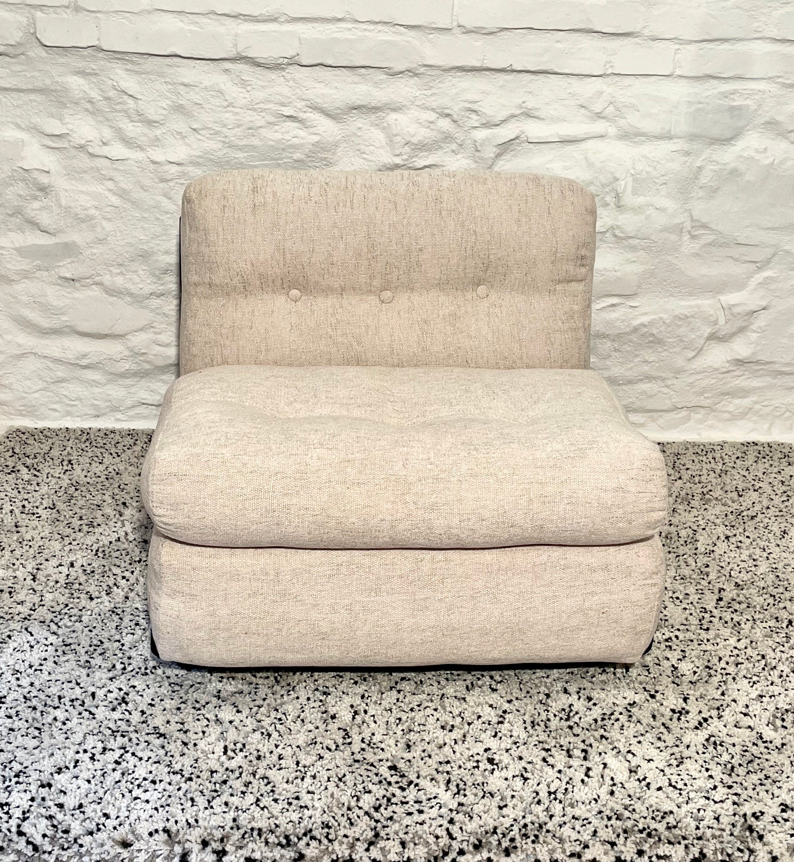 Amanta Lounge Chair in Oatmeal by Mario Bellini for C&B Italia | Italian Space Age | 1970s