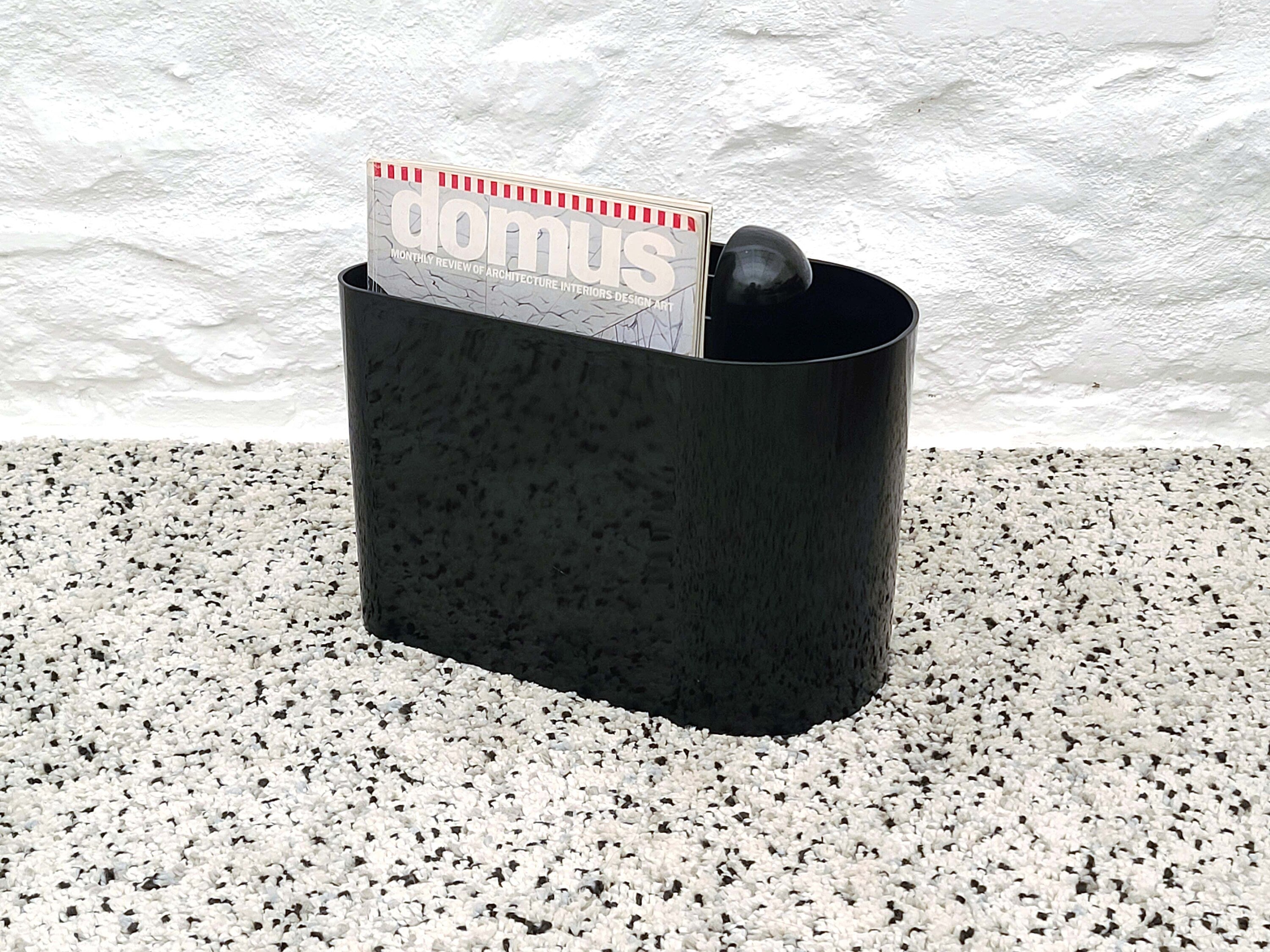 Plastic Magazine Rack in Black by Rodolfo Bonetto for Bilumen | Italian Space Age | 1960s