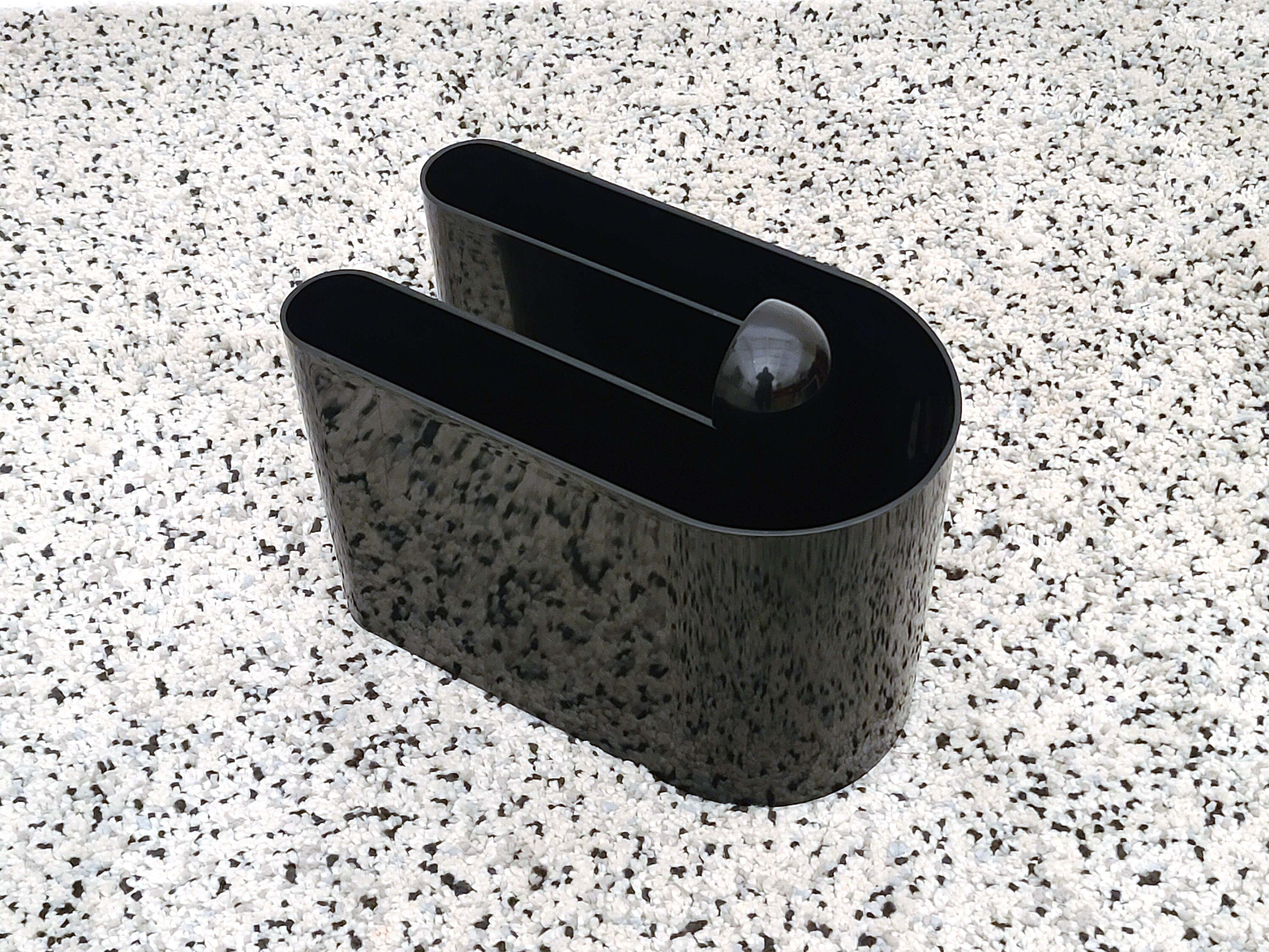 Plastic Magazine Rack in Black by Rodolfo Bonetto for Bilumen | Italian Space Age | 1960s