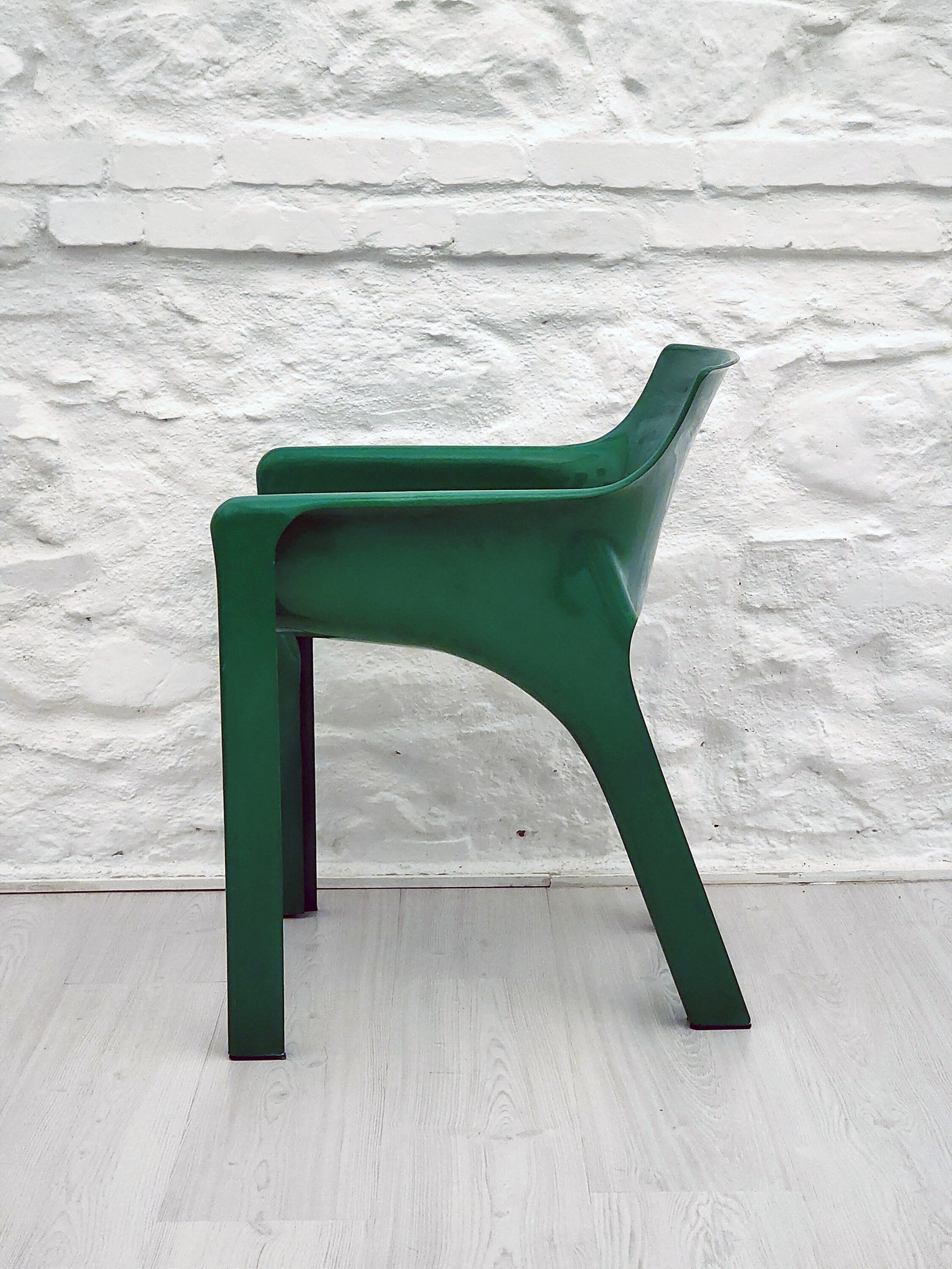 Gaudi Armchair in Green by Vico Magistretti for Artemide | Italian Space Age | 1970s