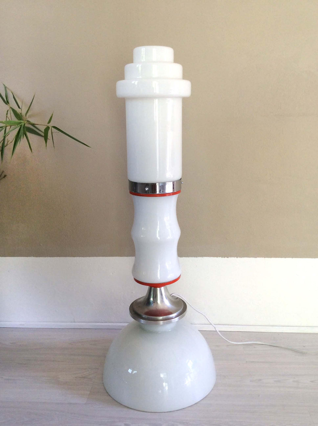 Multi-Tiered White Opaline Murano Glass Floor Lamp | Italian Space Age | 1970s