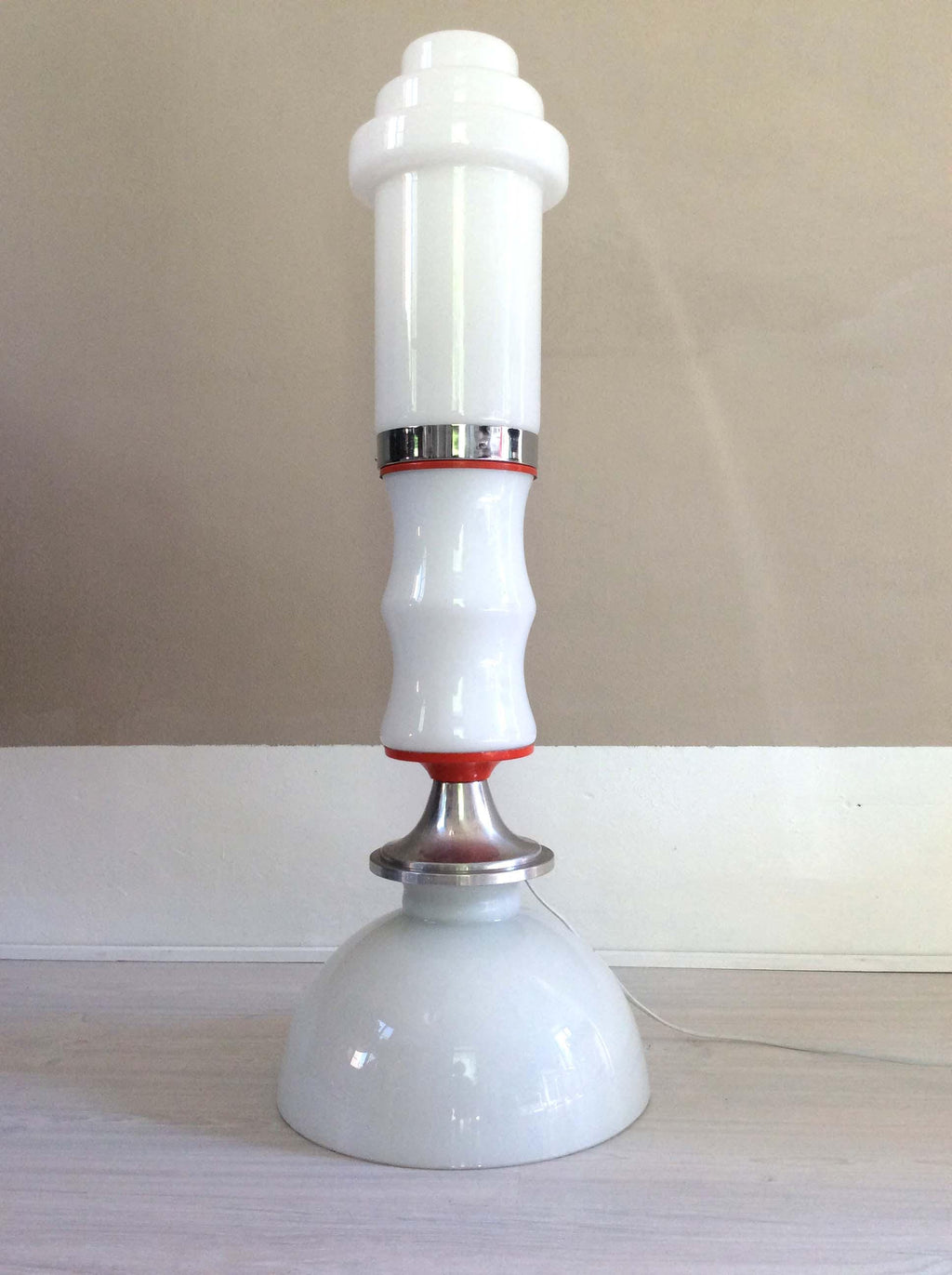 Multi-Tiered White Opaline Murano Glass Floor Lamp | Italian Space Age | 1970s