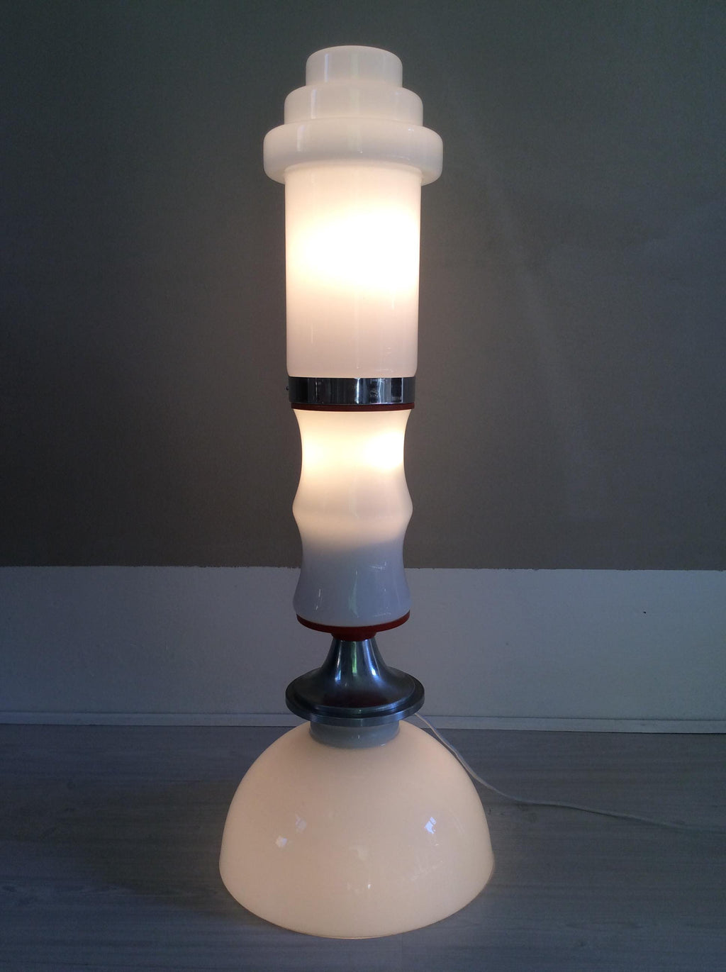 Multi-Tiered White Opaline Murano Glass Floor Lamp | Italian Space Age | 1970s