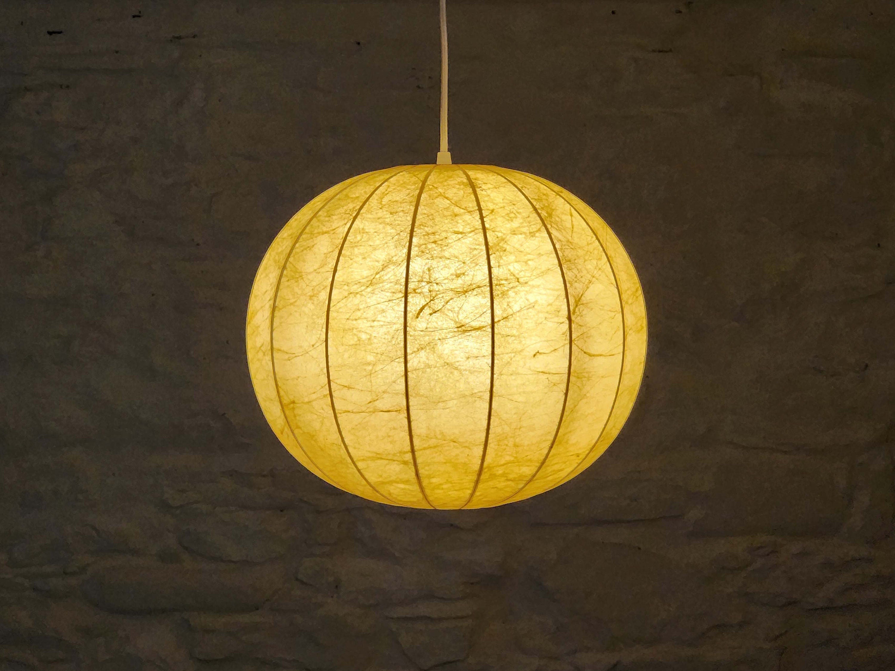 Round Cocoon Resin Hanging Lamp by Achille Castiglioni for Flos (36 cm) | Italian Midcentury Modern | 1960s