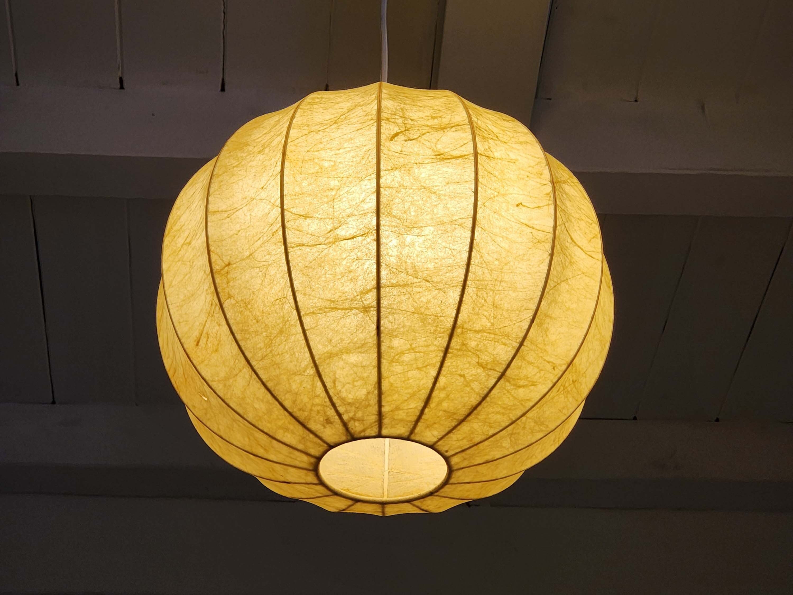 Round Cocoon Resin Hanging Lamp by Achille Castiglioni for Flos (36 cm) | Italian Midcentury Modern | 1960s