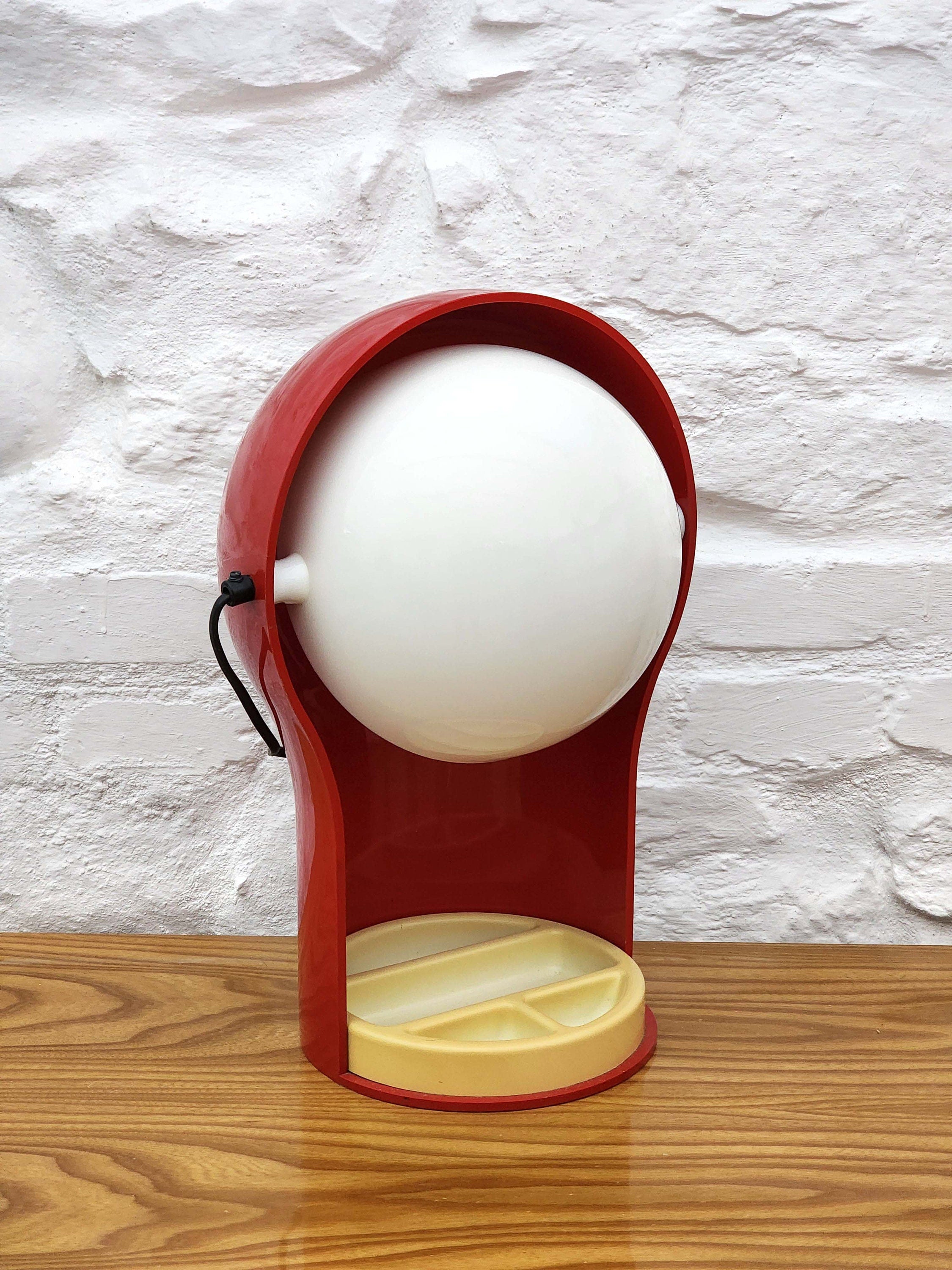 Telegono Plastic Table Lamp in Red by Vico Magistretti for Artemide | Italian Space Age | 1960s