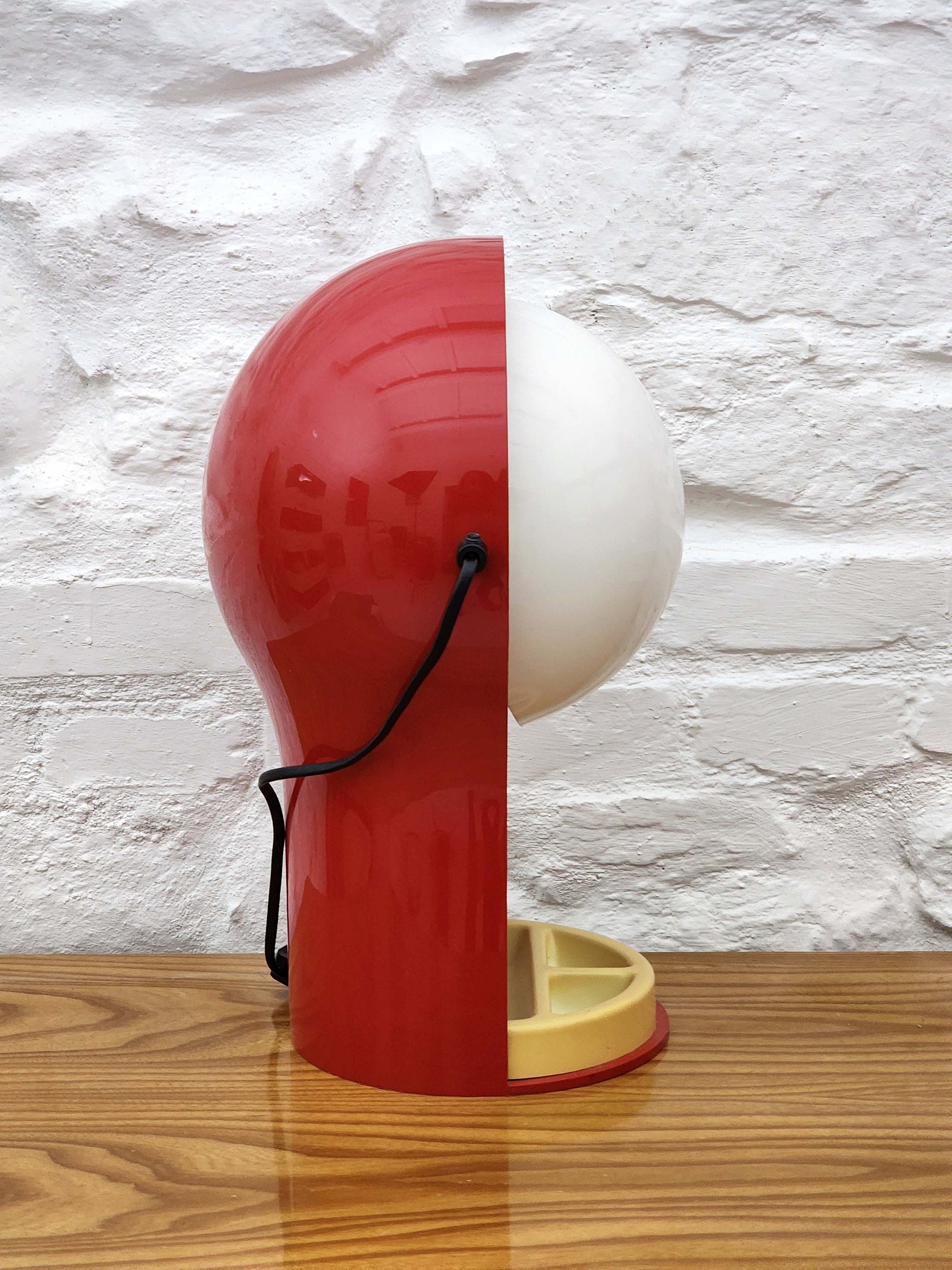 Telegono Plastic Table Lamp in Red by Vico Magistretti for Artemide | Italian Space Age | 1960s