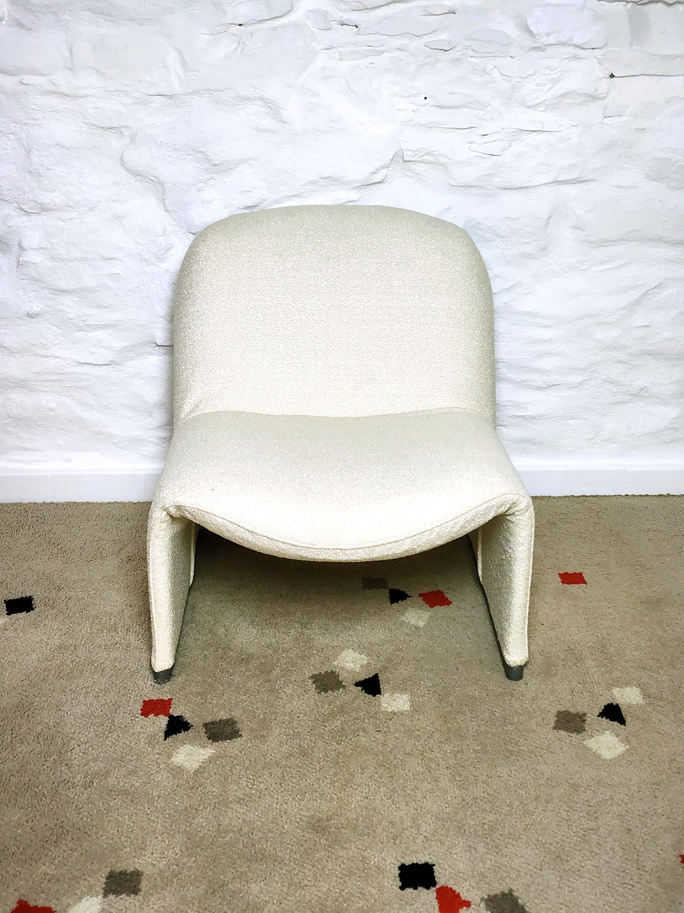 Alky Lounge Chair In Boucle by Giancarlo Piretti for Anonima Castelli | Italian Space Age | 1970s