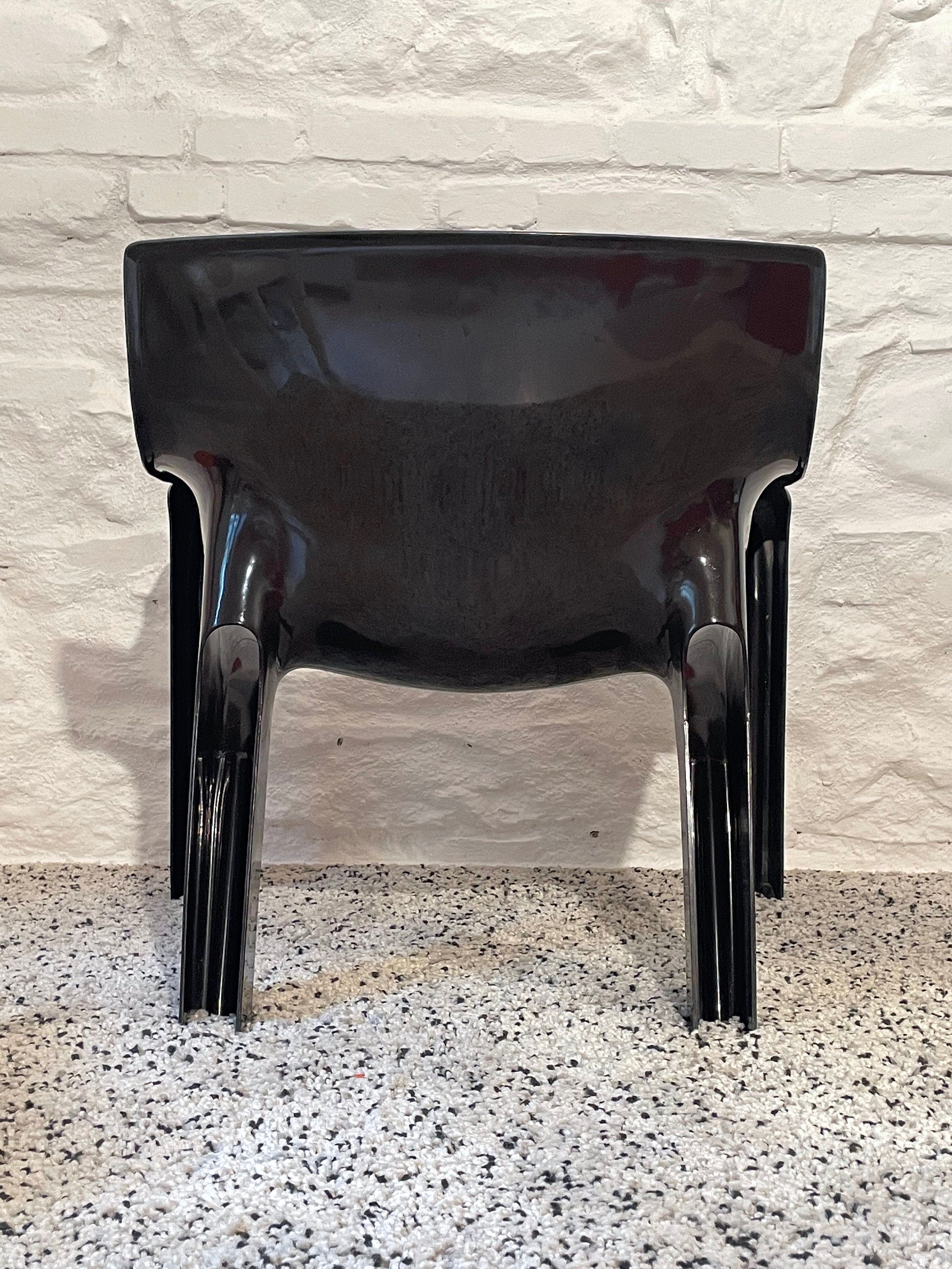 Vicario Armchair in Dark Brown Ebony by Vico Magistretti for Artemide | Italian Space Age | 1970s