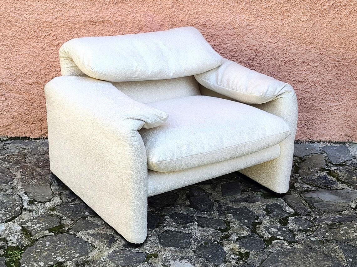 Maralunga Armchair 675 in Boucle by Vico Magistretti for Cassina | Italian Space Age | 1970s