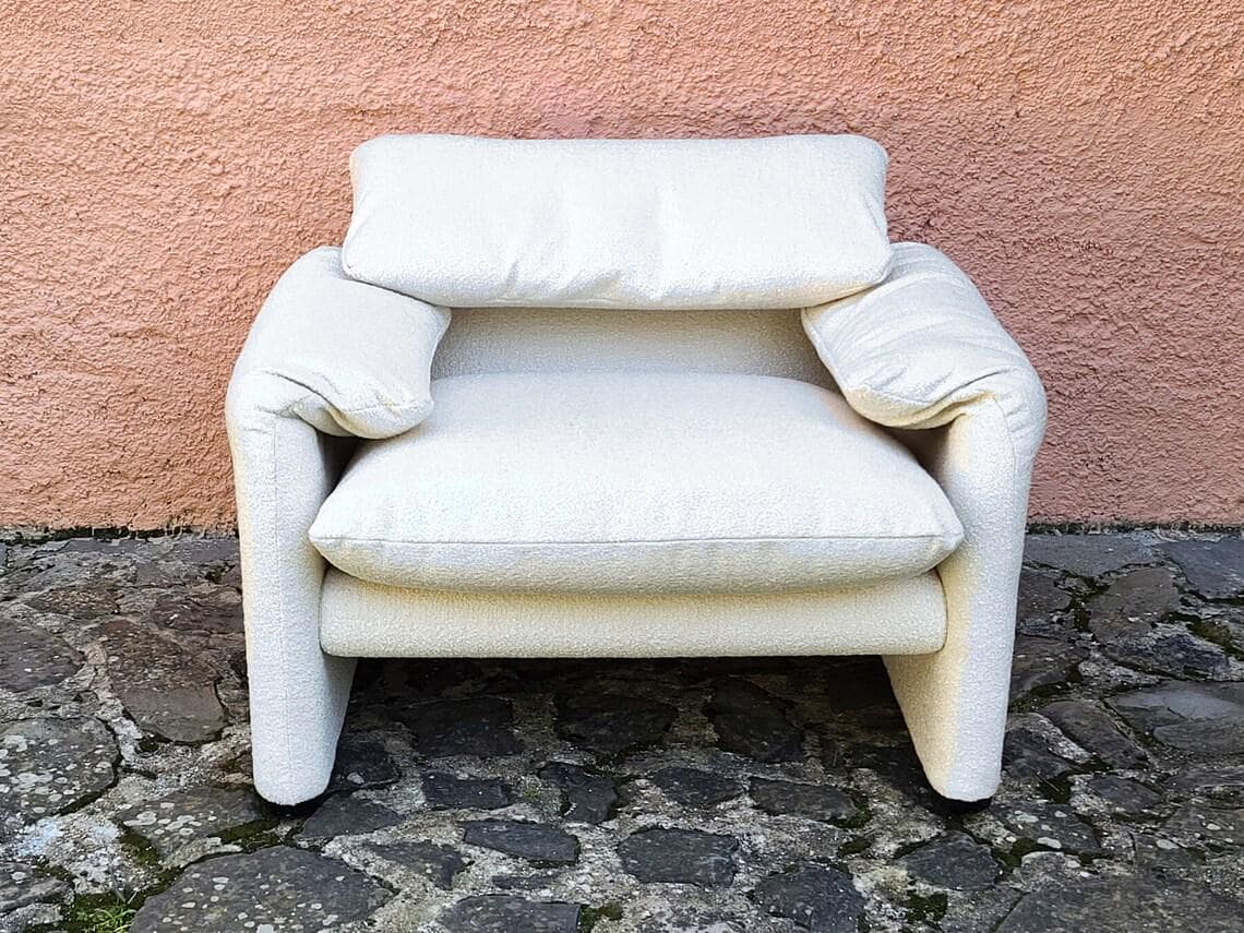 Maralunga Armchair 675 in Boucle by Vico Magistretti for Cassina | Italian Space Age | 1970s
