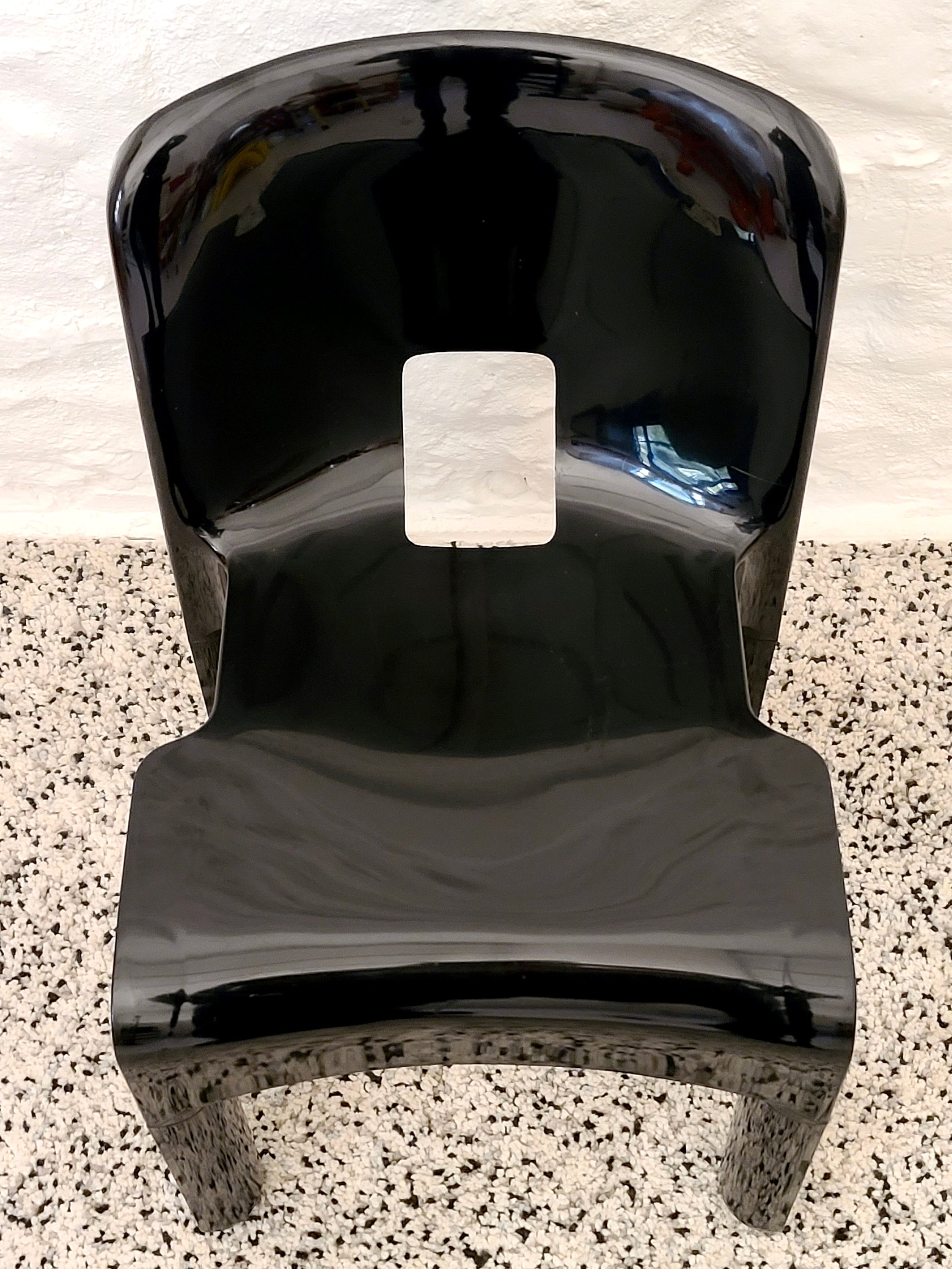 Universale Molded Plastic Chair Model 4867 in Black by Joe Colombo for Kartell | Italian Space Age | 1960s