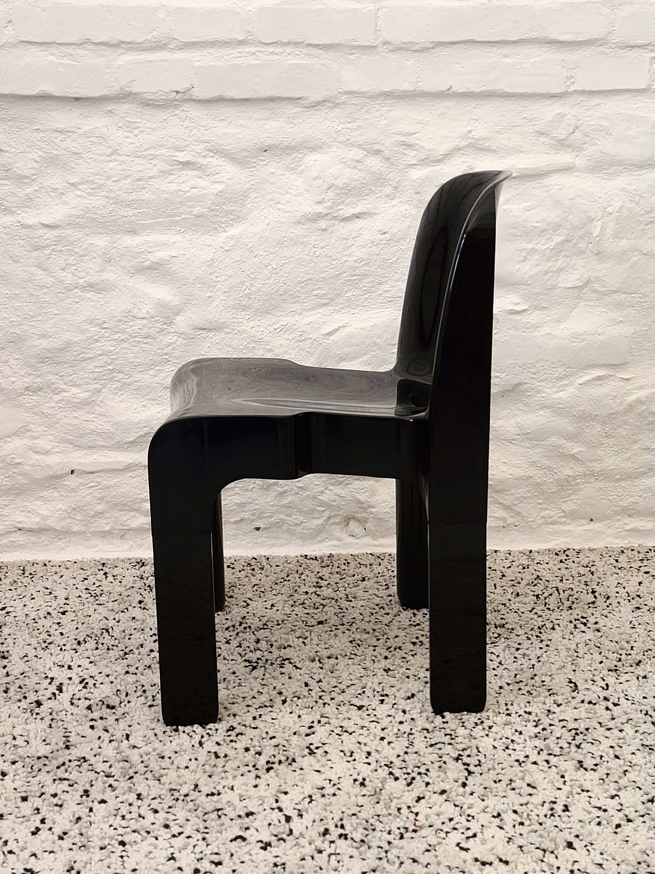 Universale Molded Plastic Chair Model 4867 in Black by Joe Colombo for Kartell | Italian Space Age | 1960s