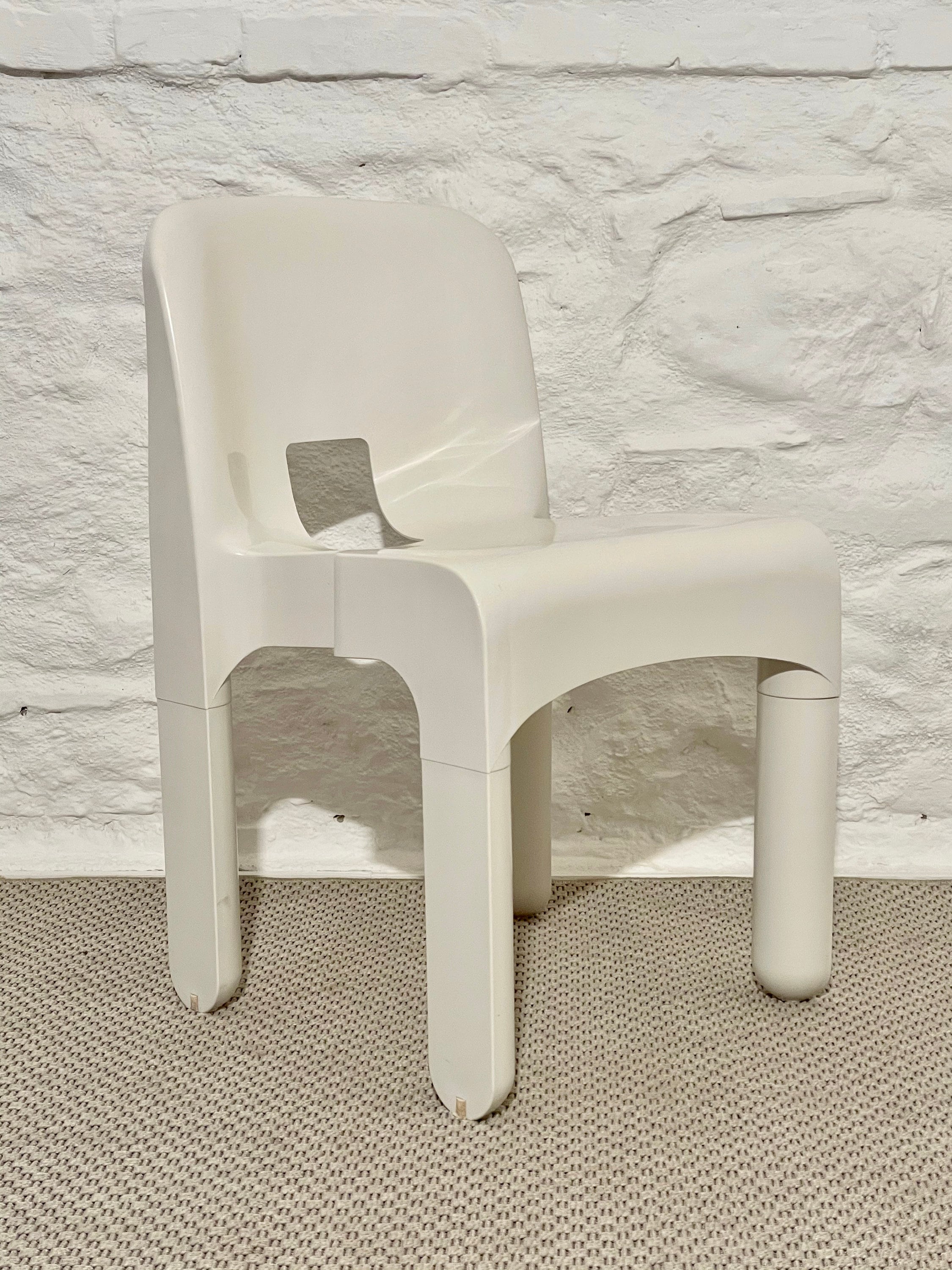 Universale Chair in White by Joe Colombo for Kartell | Italian Space Age | 1960s
