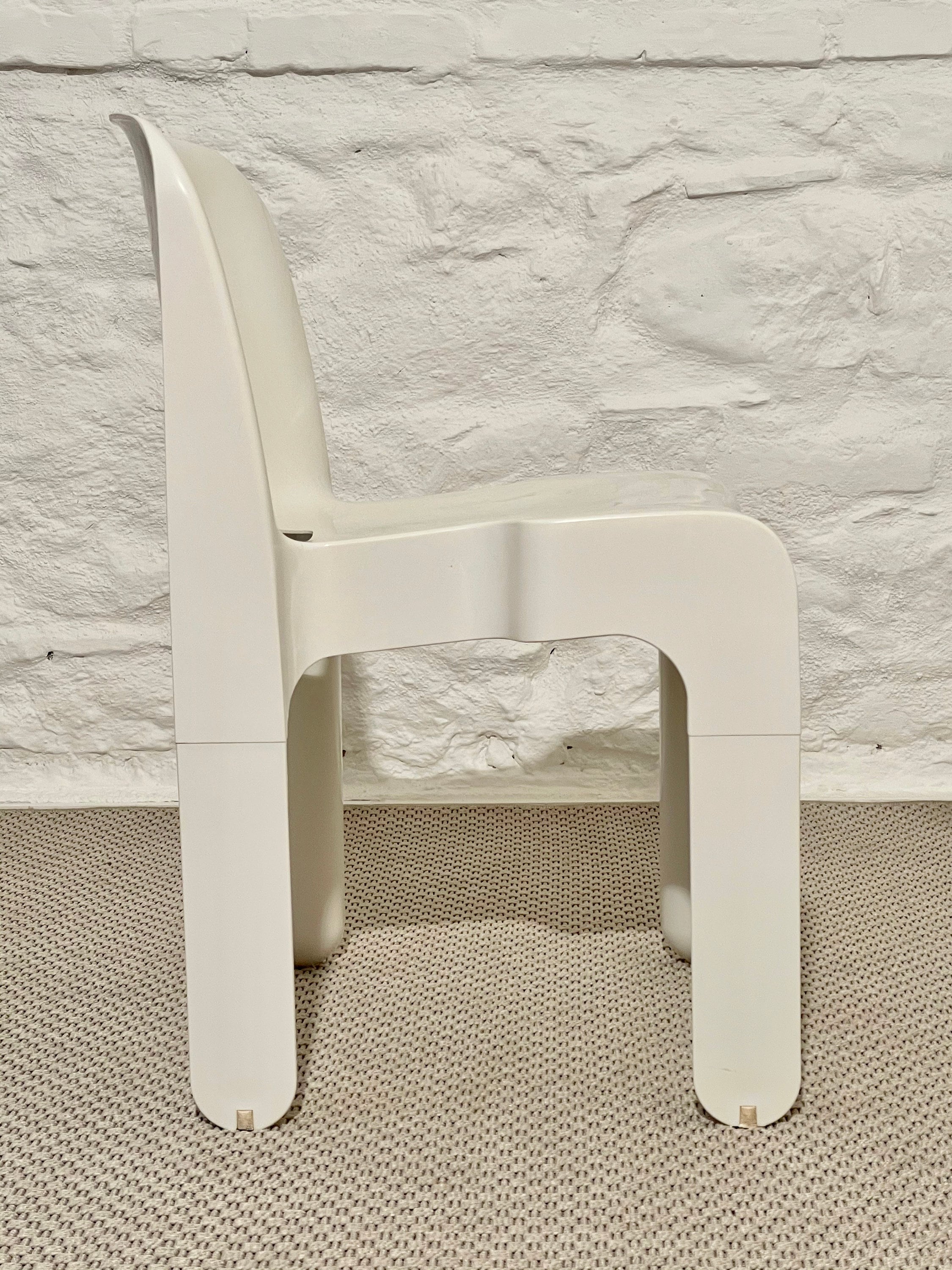 Universale Chair in White by Joe Colombo for Kartell | Italian Space Age | 1960s