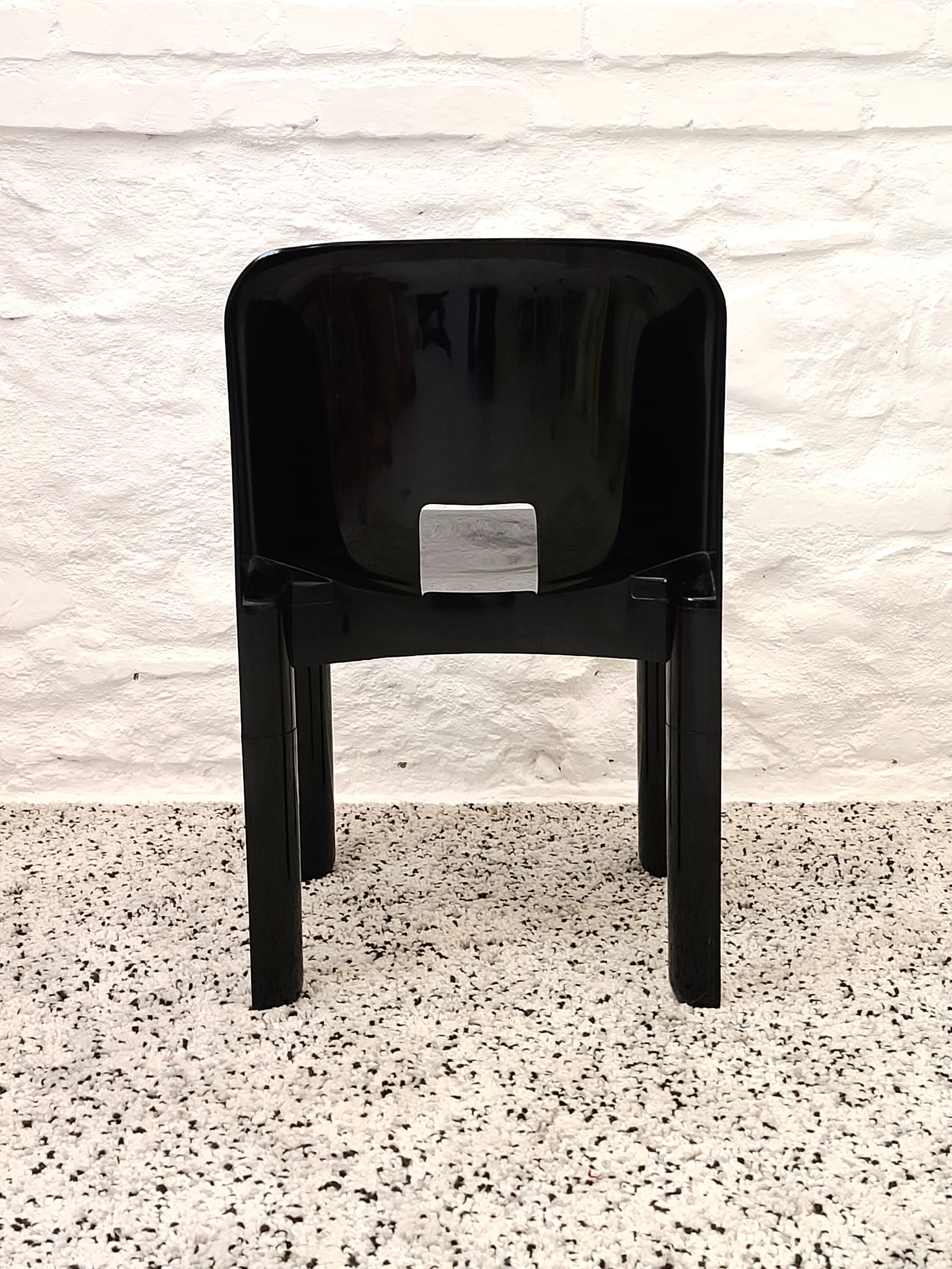 Universale Molded Plastic Chair Model 4867 in Black by Joe Colombo for Kartell | Italian Space Age | 1960s