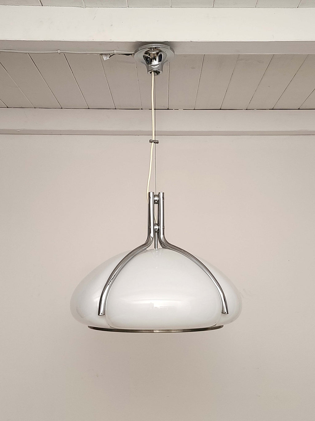 Quadrifoglio Pendant Lamp in White by Gae Aulenti for Guzzini | Italian Space Age | 1970s