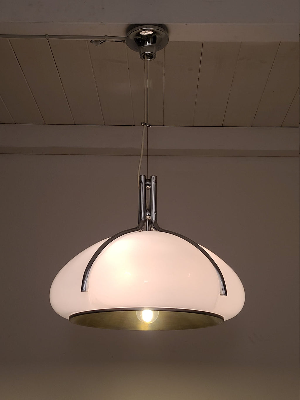 Quadrifoglio Pendant Lamp in White by Gae Aulenti for Guzzini | Italian Space Age | 1970s