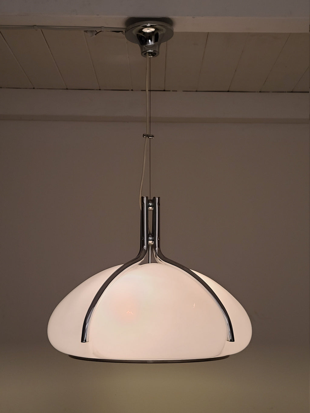 Quadrifoglio Pendant Lamp in White by Gae Aulenti for Guzzini | Italian Space Age | 1970s