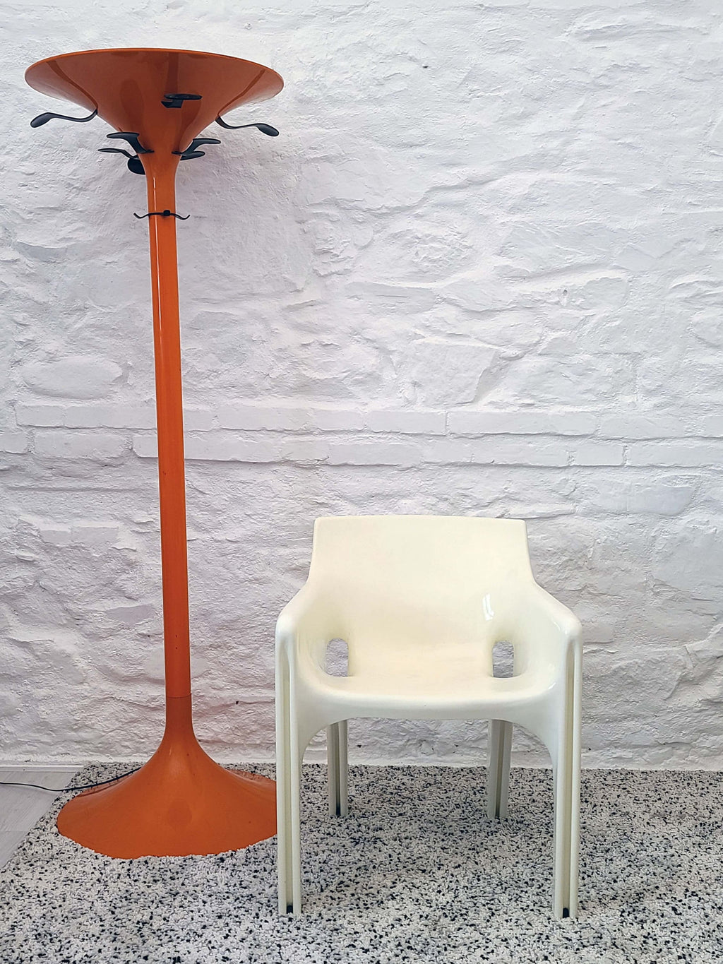 Gaudi Armchair in White by Vico Magistretti for Artemide | Italian Space Age | 1970s