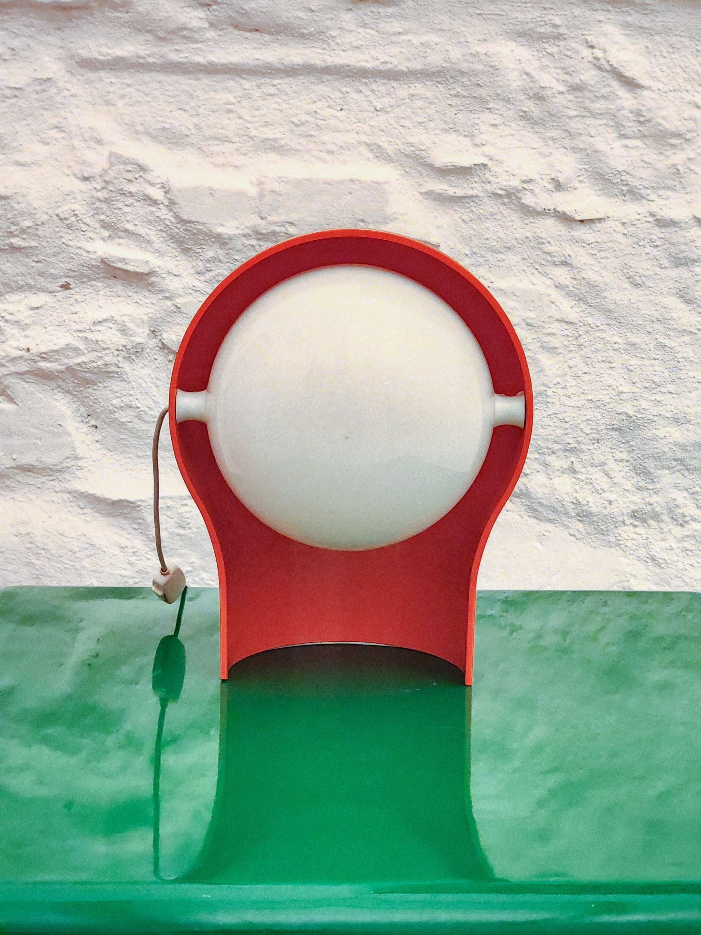 Telegono Plastic Table Lamp in Orange by Vico Magistretti for Artemide (small) | Italian Space Age | 1960s
