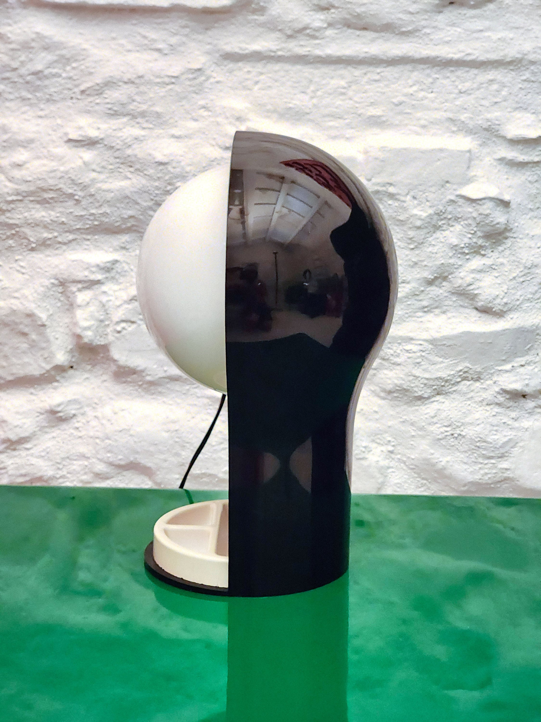 Telegono Plastic Table Lamp in Black by Vico Magistretti for Artemide | Italian Space Age | 1960s