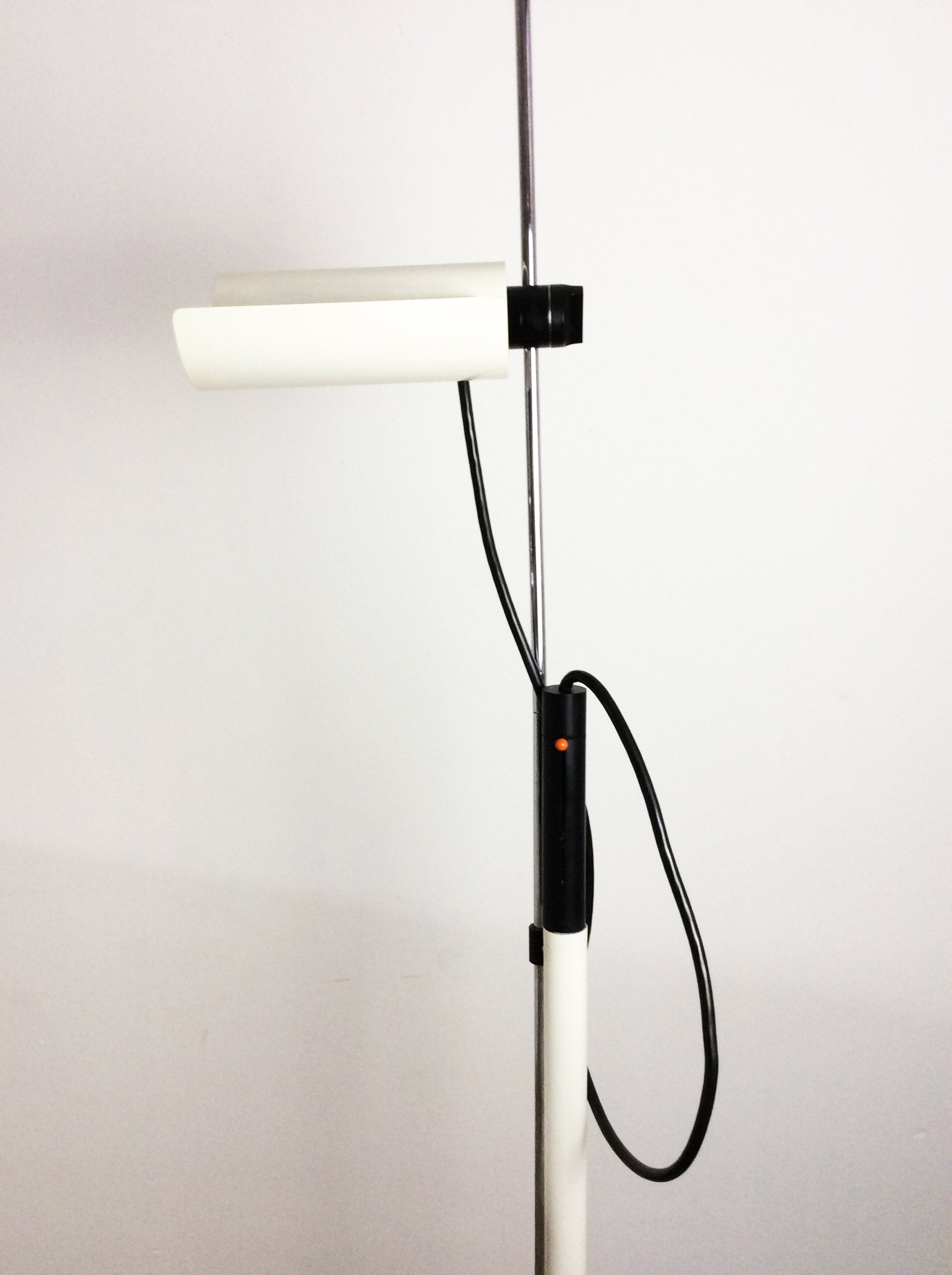 Albatros Floor Lamp by Vico Magistretti for Oluce | Italian Postmodern | 1970s