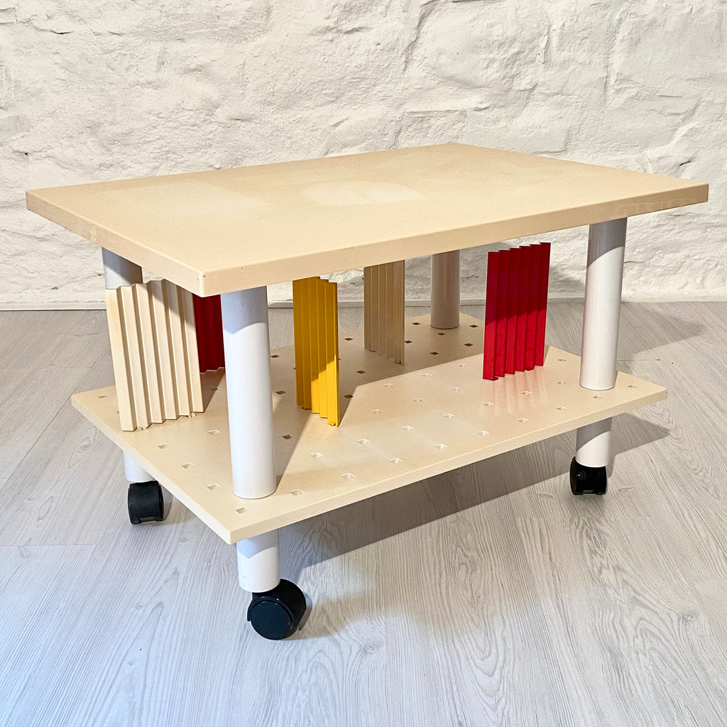 Kartell Rolling Side Table Media Trolley TV Stand in Off-White | Italian Postmodern | 1980s