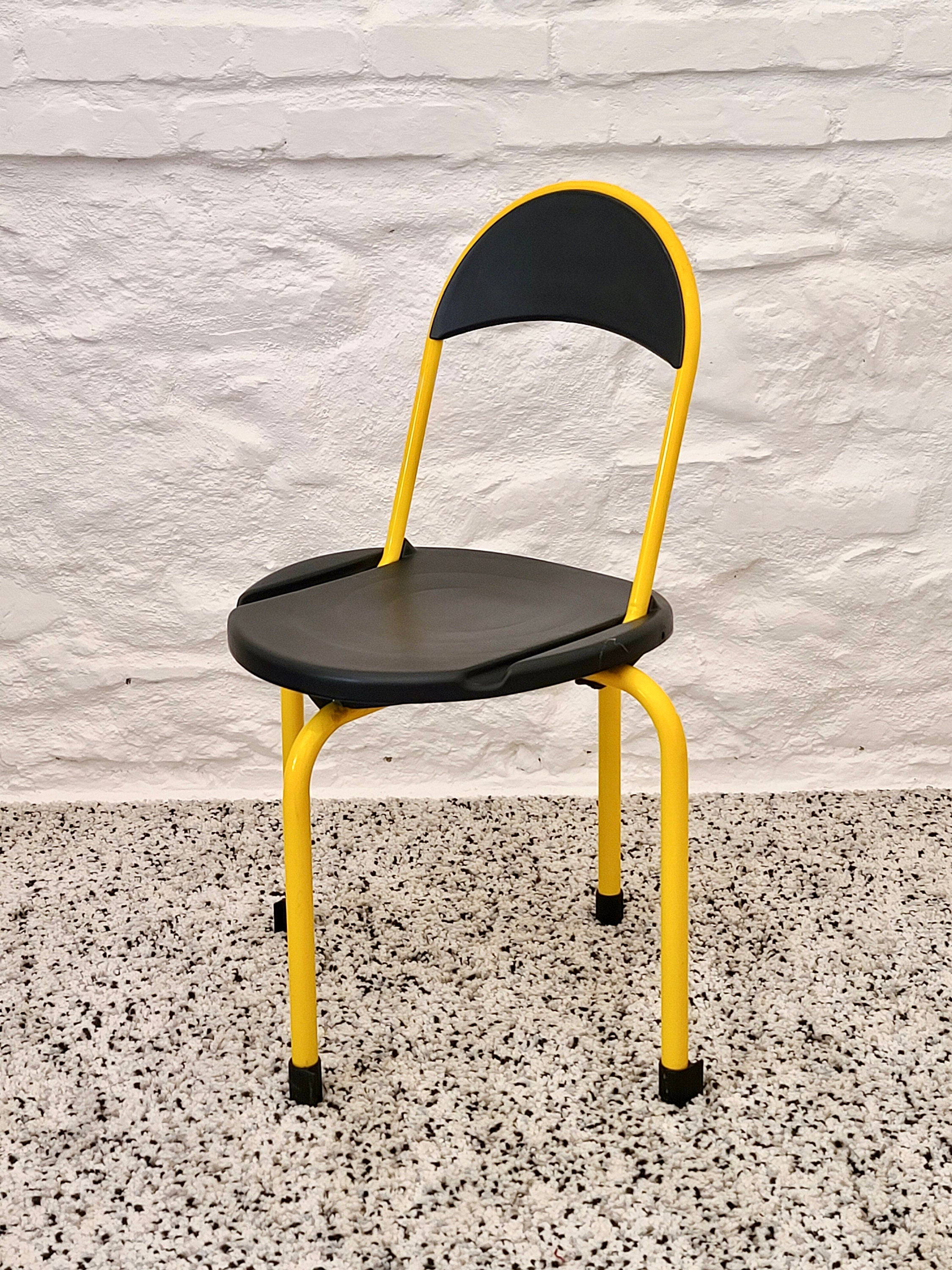 Clark CK3 Folding Chair in Black and Yellow by Lucci & Orlandini for Lamm | Italian Postmodern Design | 1980s