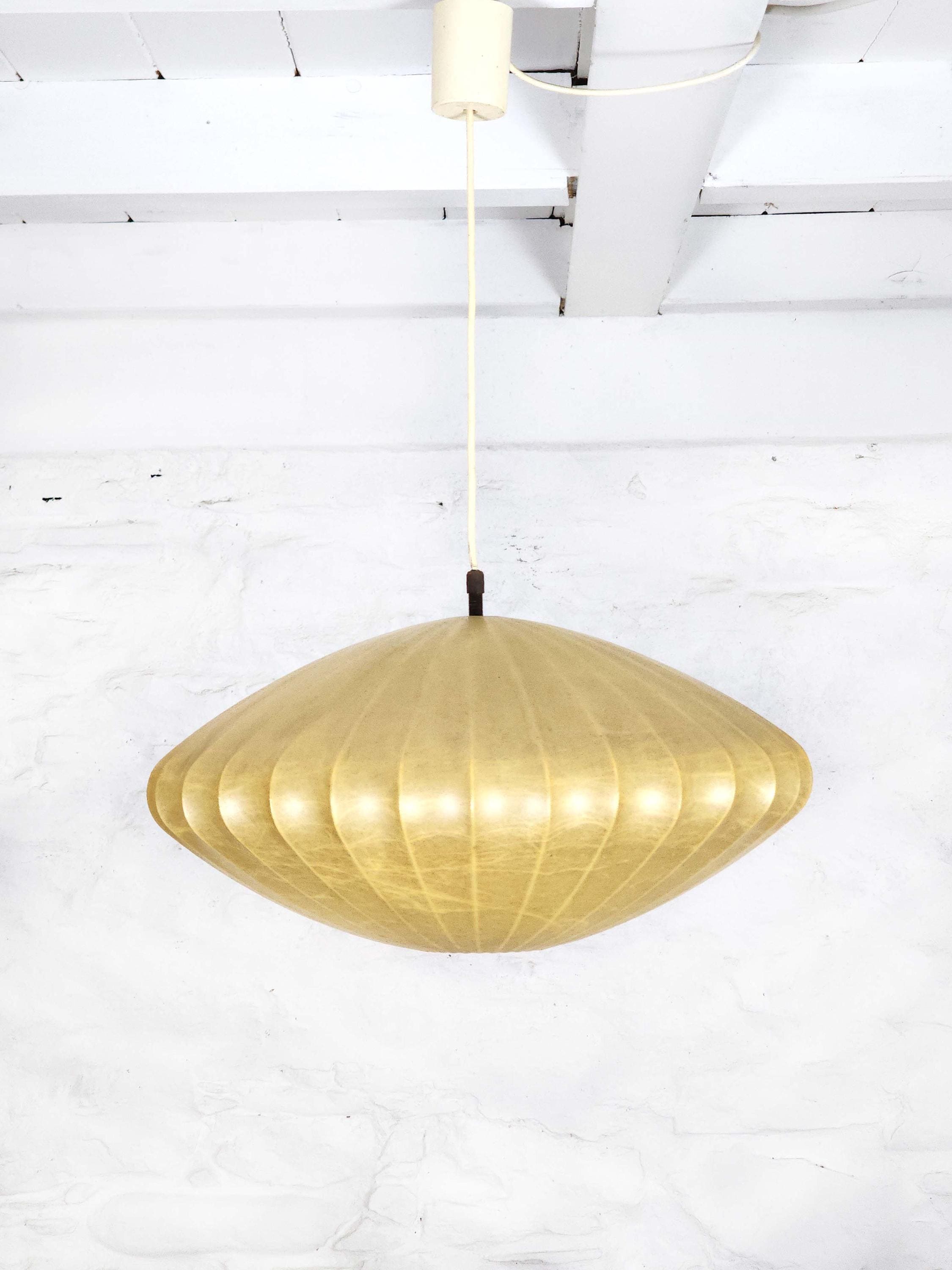 Round UFO Saucer Cocoon Resin Hanging Lamp (43 cm) | Italian Midcentury Modern | 1960s