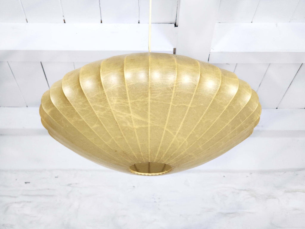 Round UFO Saucer Cocoon Resin Hanging Lamp (43 cm) | Italian Midcentury Modern | 1960s